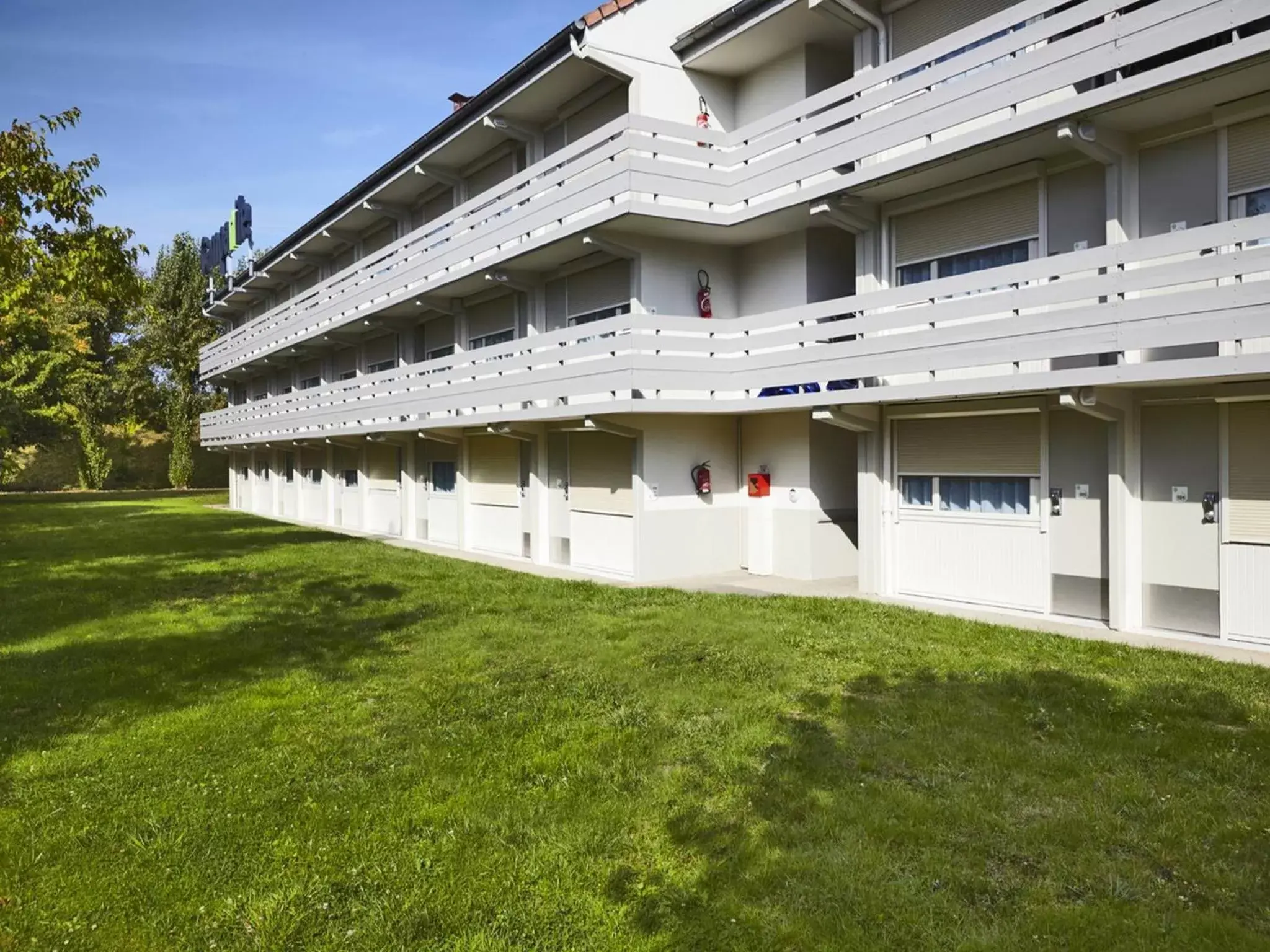 Facade/entrance, Property Building in Campanile Auxerre - Monéteau