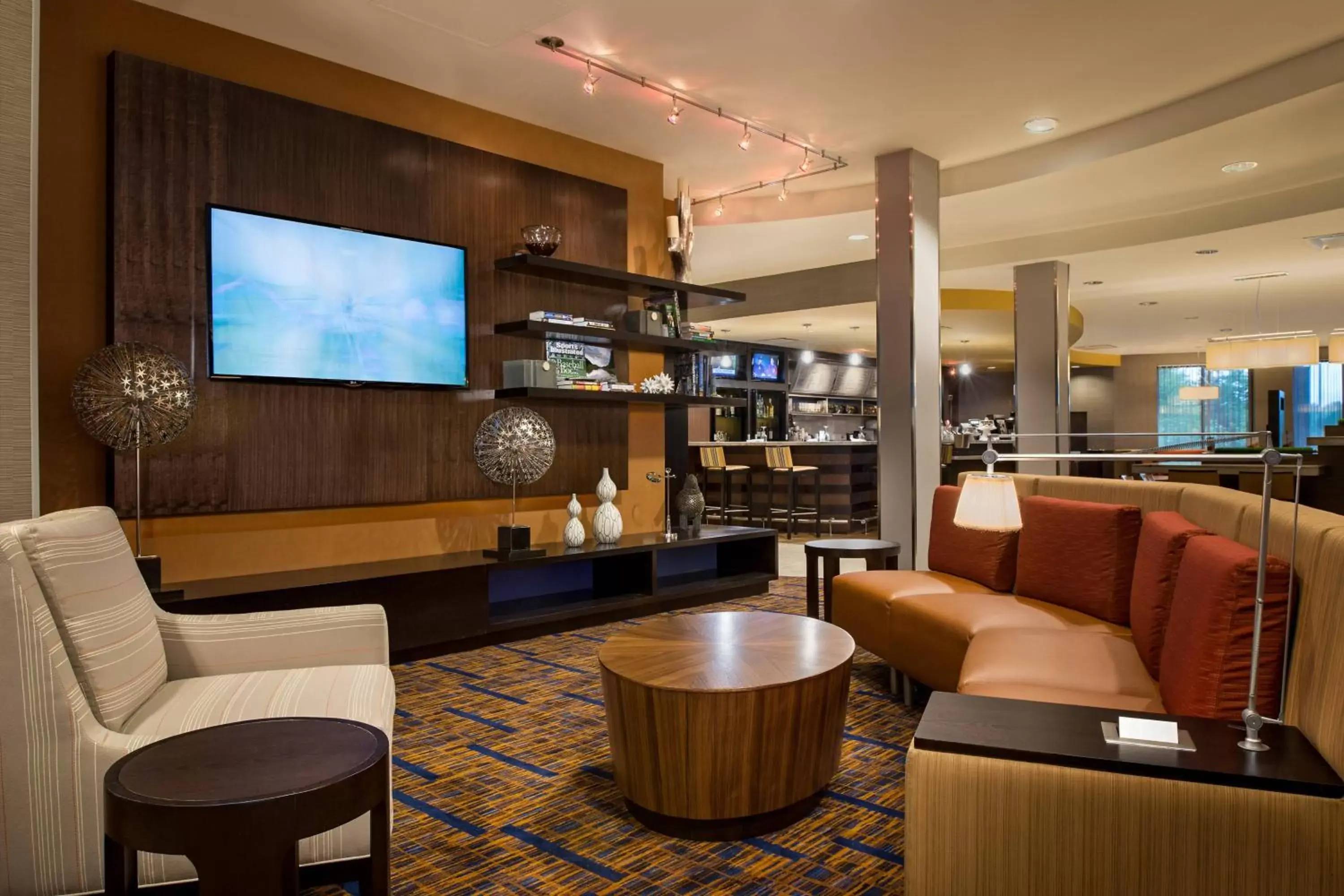 Lobby or reception, Lounge/Bar in Courtyard by Marriott Hanover Lebanon