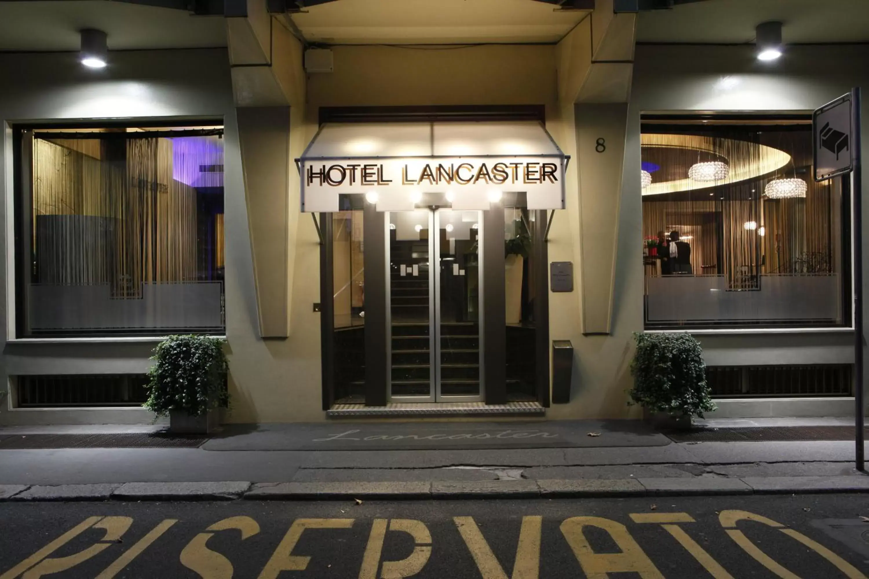 Facade/entrance in Hotel Lancaster
