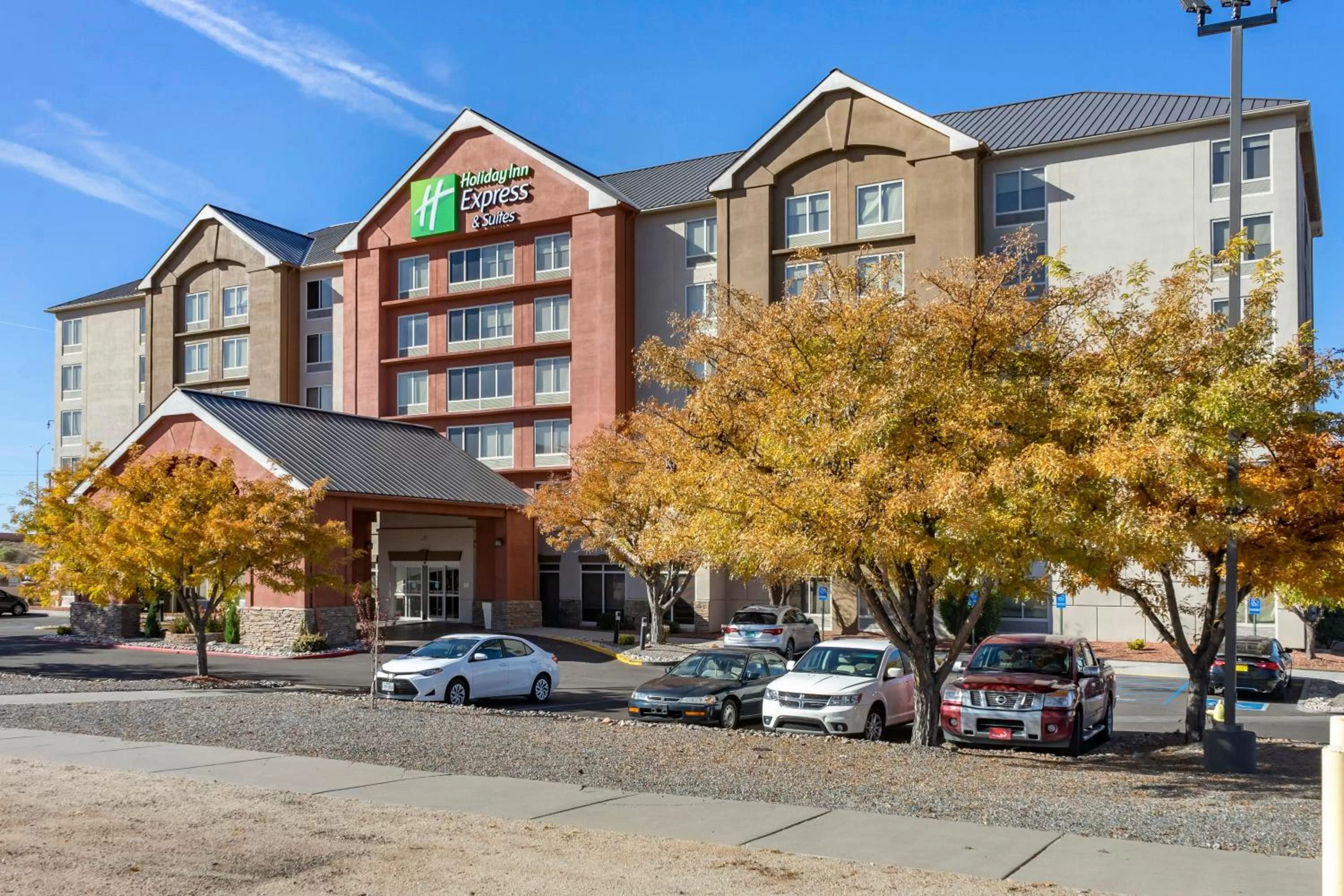 Property building in Holiday Inn Express Hotel & Suites Albuquerque Midtown by IHG