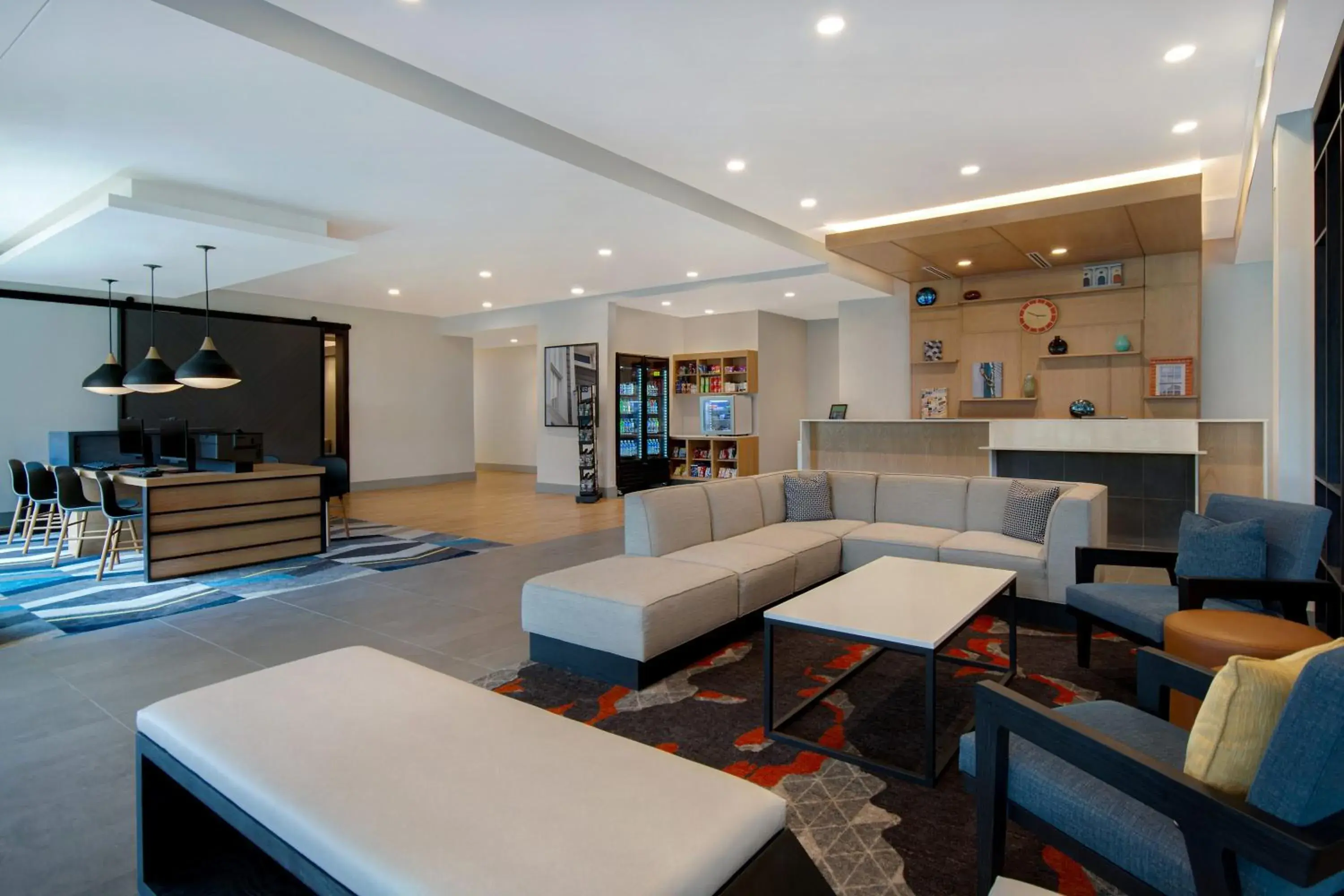 Lobby or reception, Lounge/Bar in Hyatt House Mall Of America Msp Airport