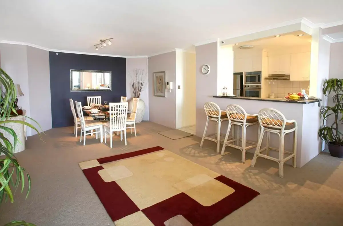 Dining Area in Ocean Sands Resort