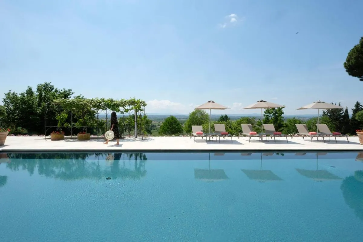 Swimming pool in Il Falconiere Relais & Spa