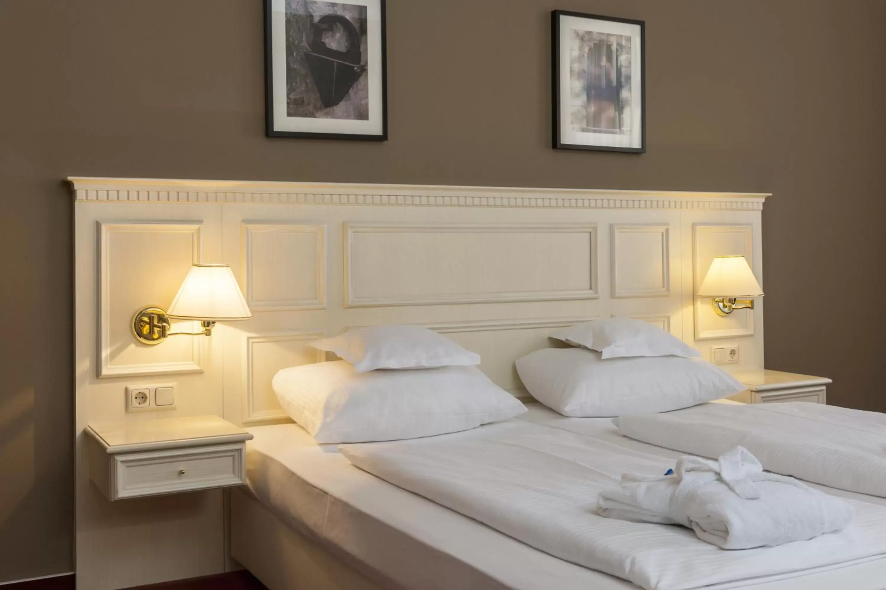 Bedroom, Bed in Wyndham Garden Quedlinburg Stadtschloss Bedroom, Bed in Wyndham Garden Quedlinburg Stadtschloss