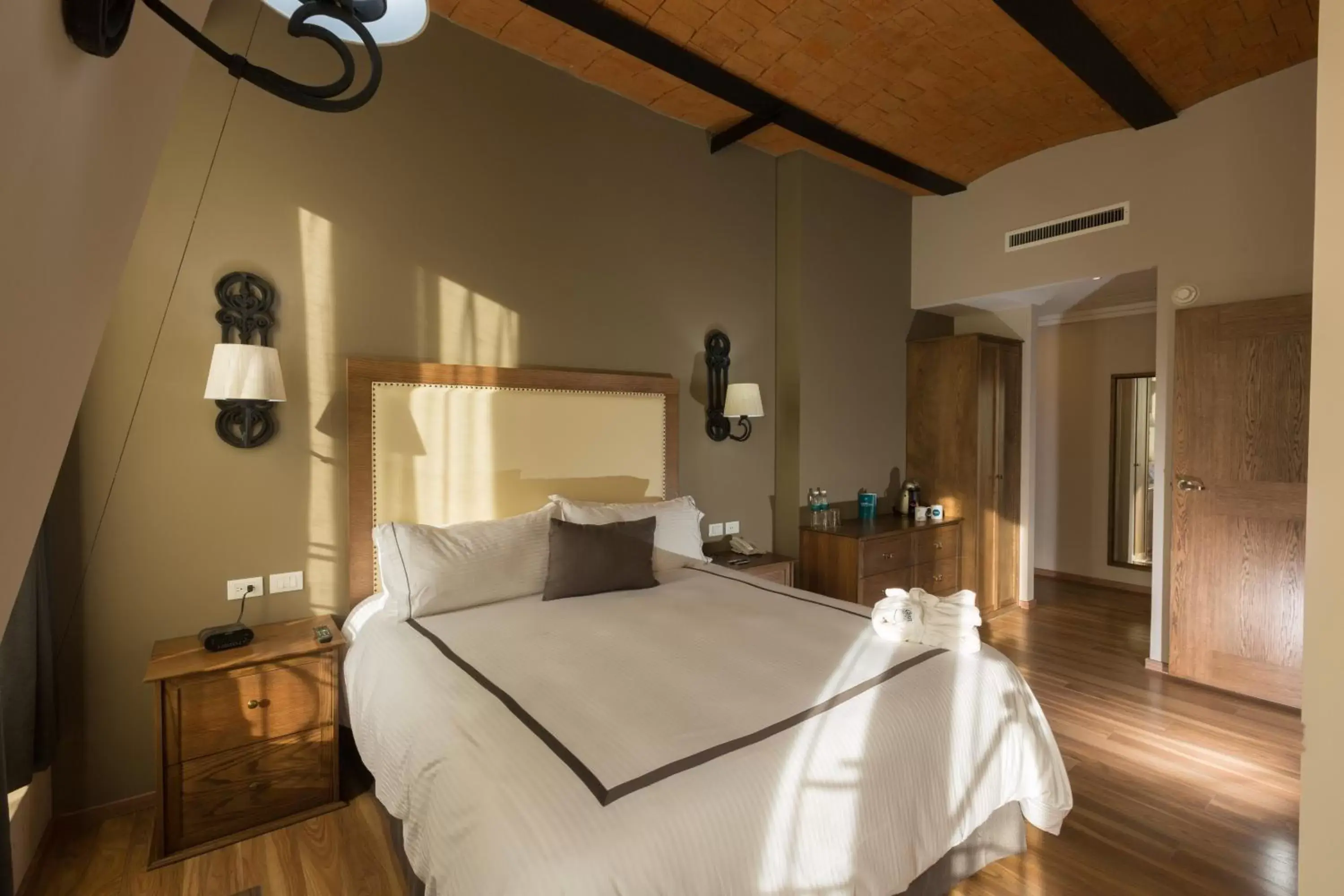 Bed in Historico Central, Fine Coffee Shop & Walking tour included