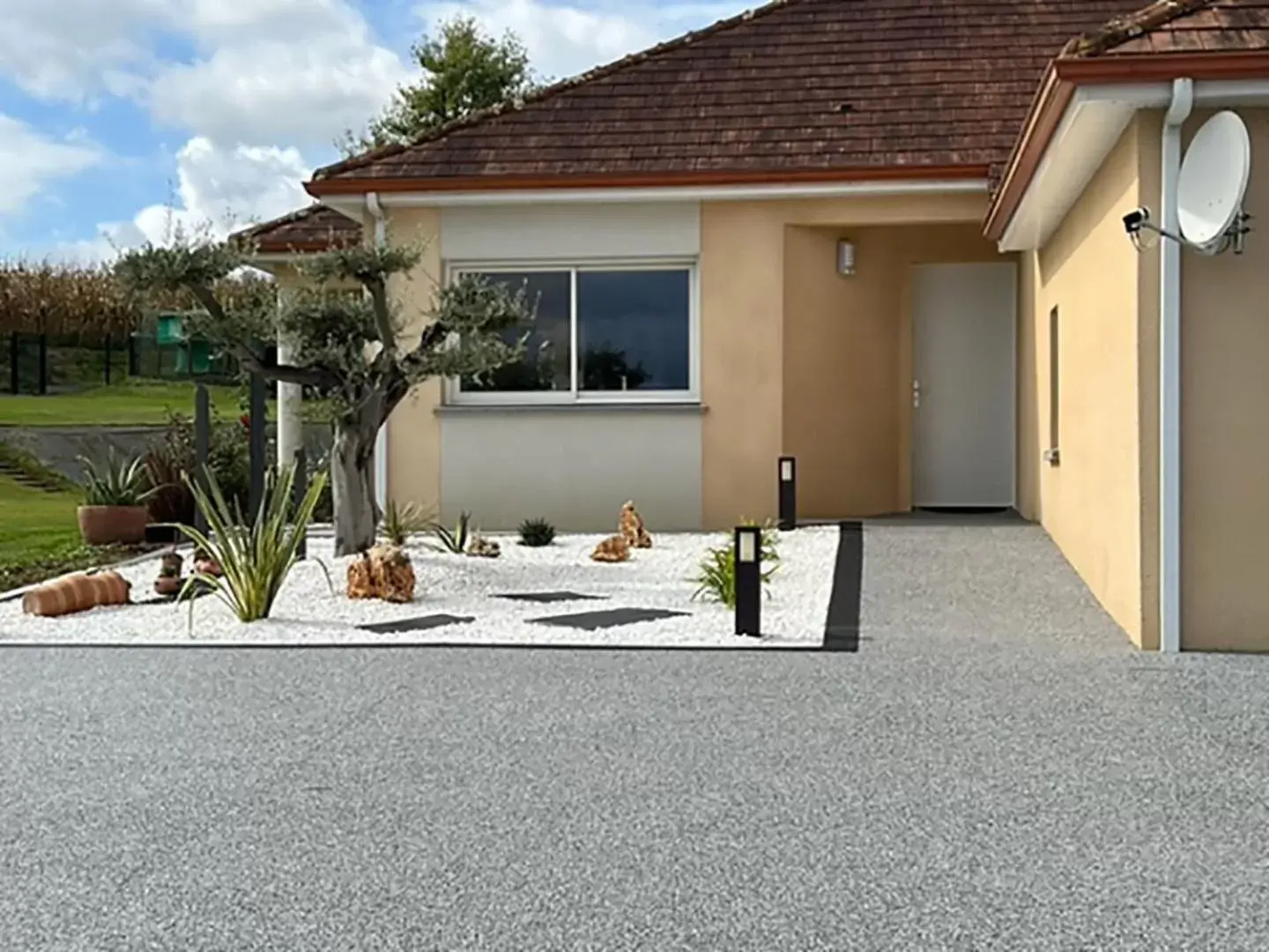 Garden view, Property Building in Chez Christiane Et Gerard