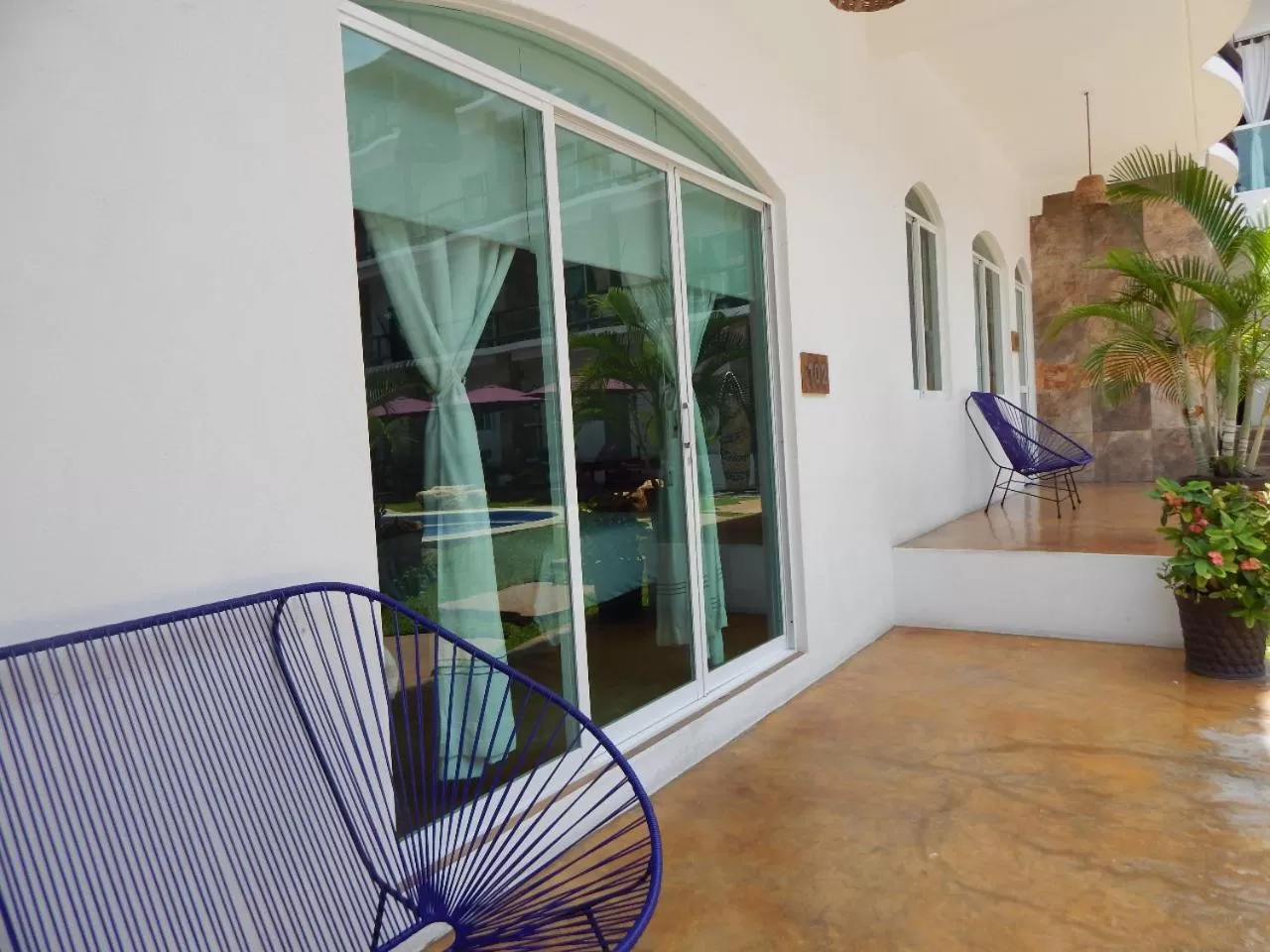 Facade/entrance in Hotel Rockaway