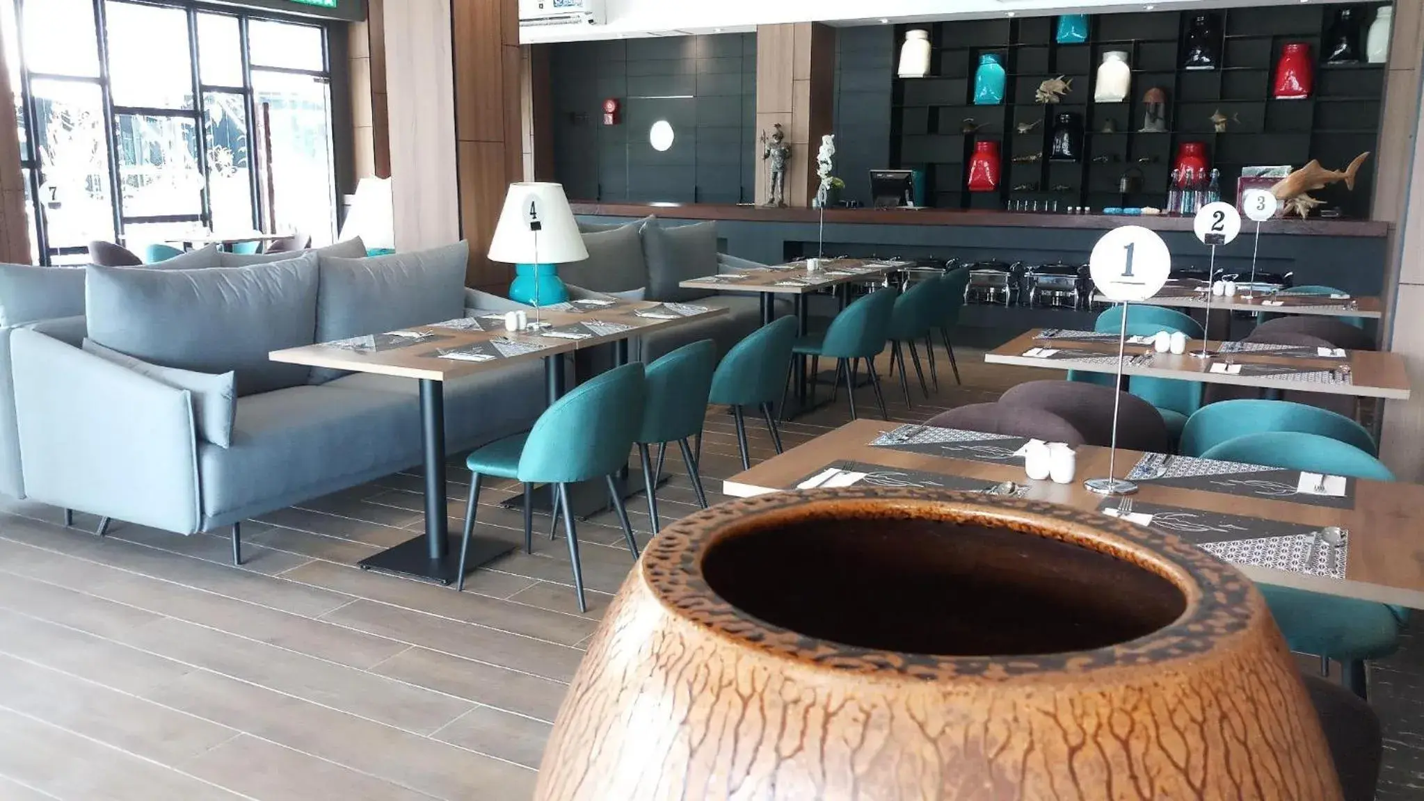 Restaurant/places to eat in Roxy Hotel Padungan