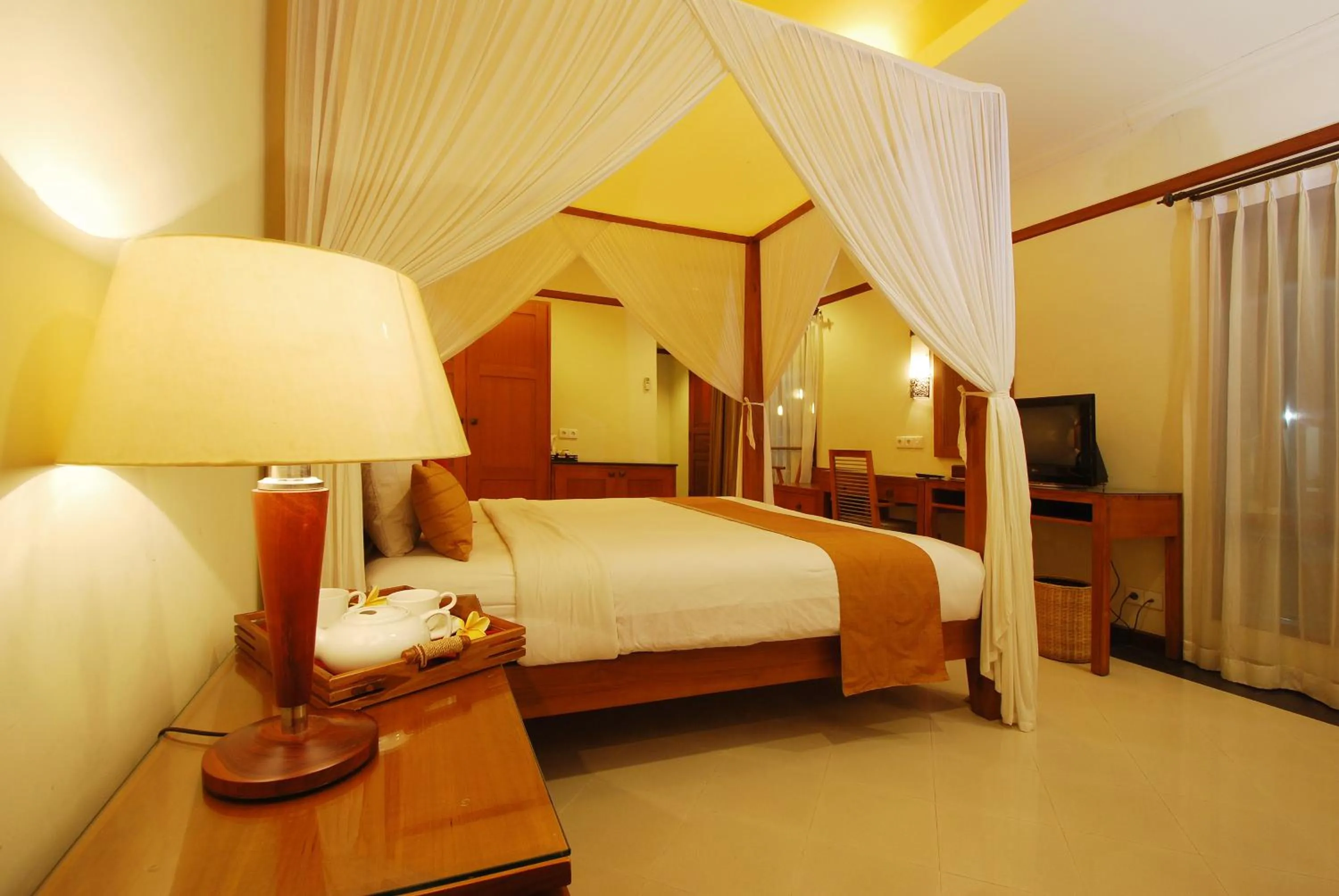 Photo of the whole room, Bed in Yulia Beach Inn Kuta