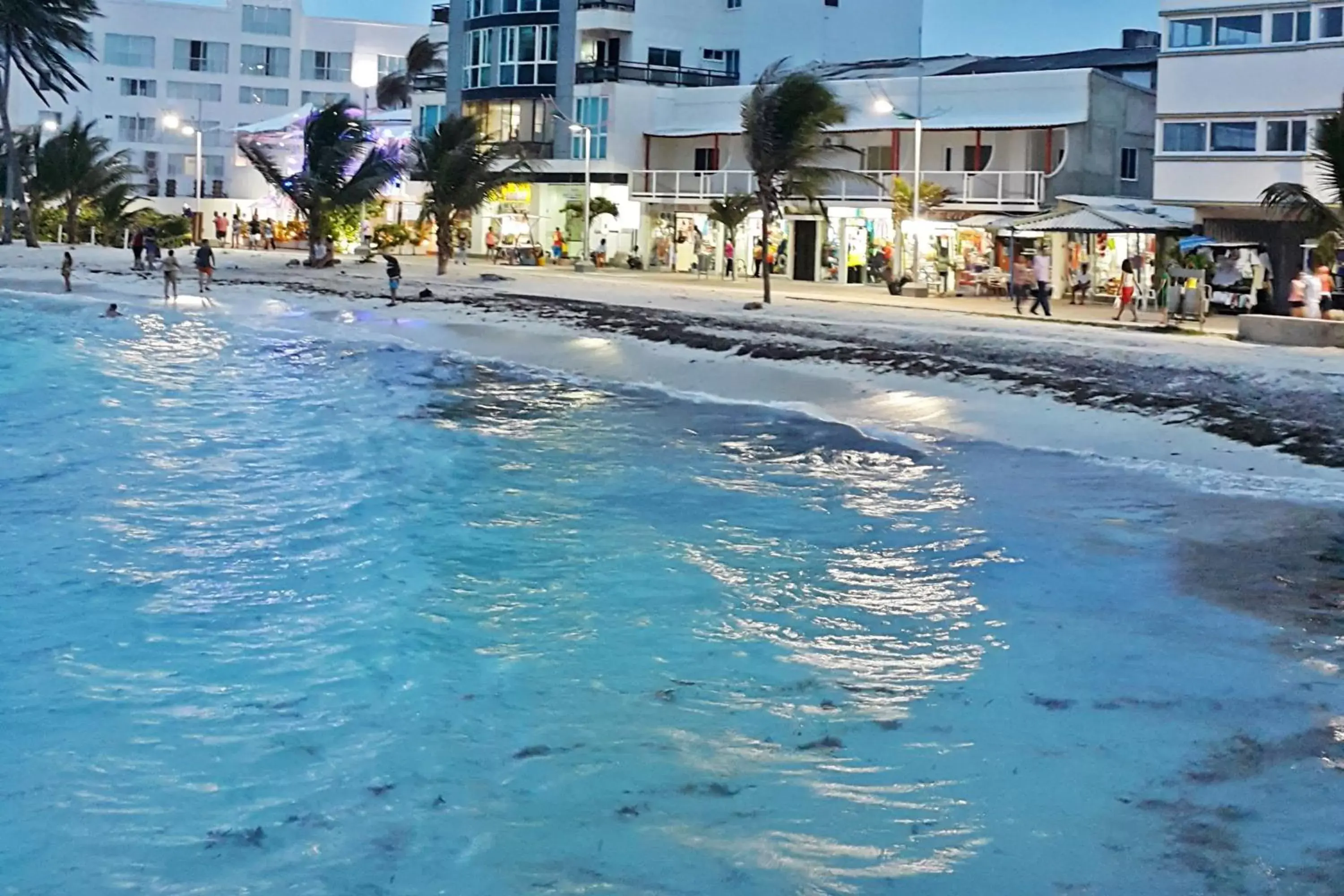 On-site shops, Swimming Pool in Hotel Molino de Viento