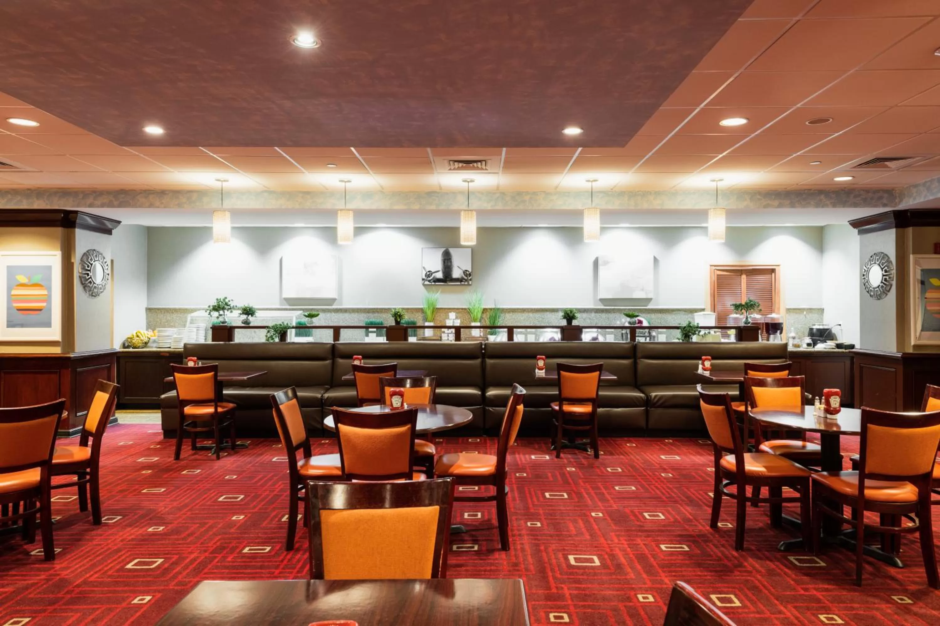 Area and facilities in Crowne Plaza Newark Airport by IHG