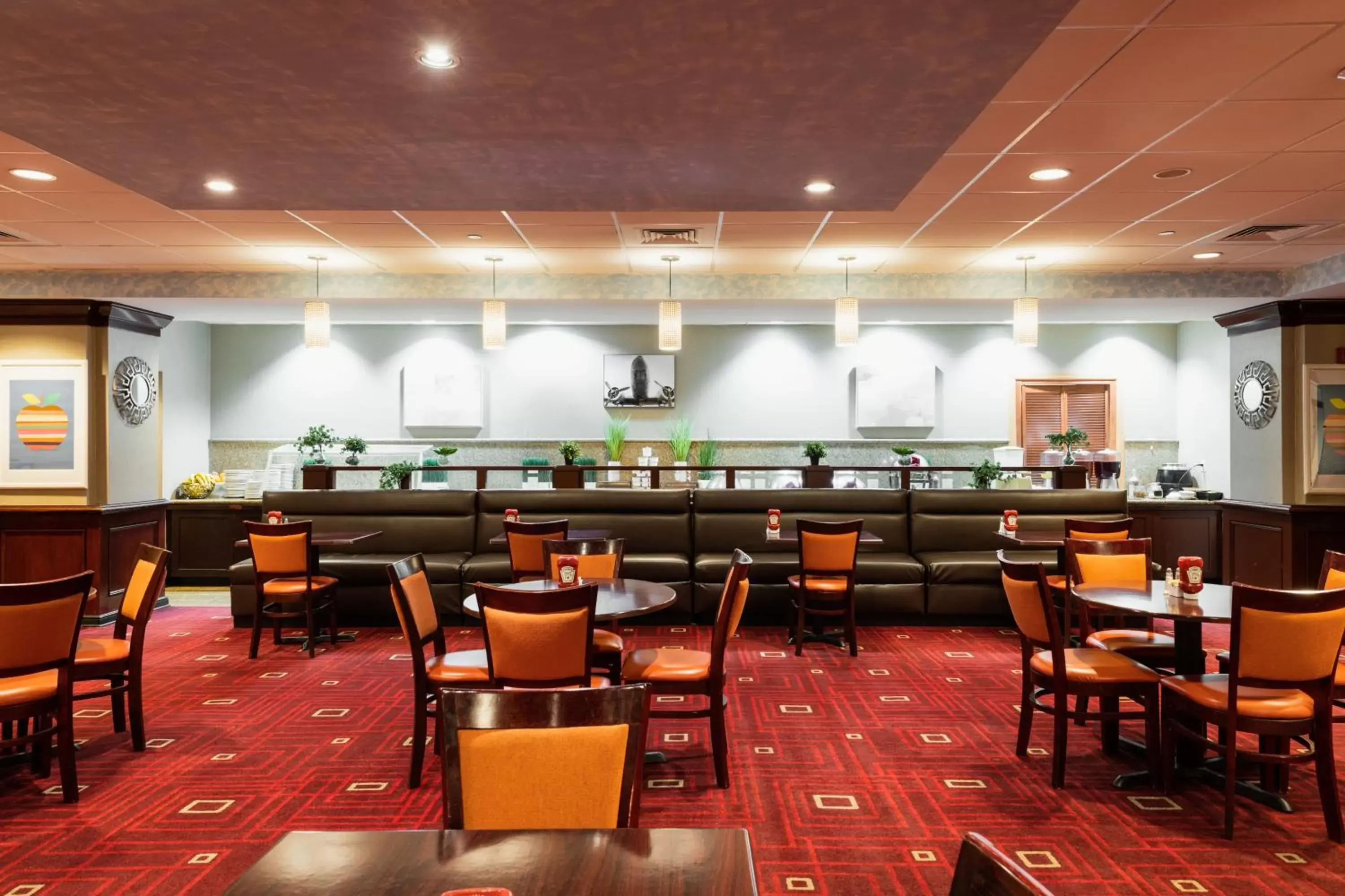 Area and facilities, Restaurant/Places to Eat in Crowne Plaza Newark Airport, an IHG Hotel
