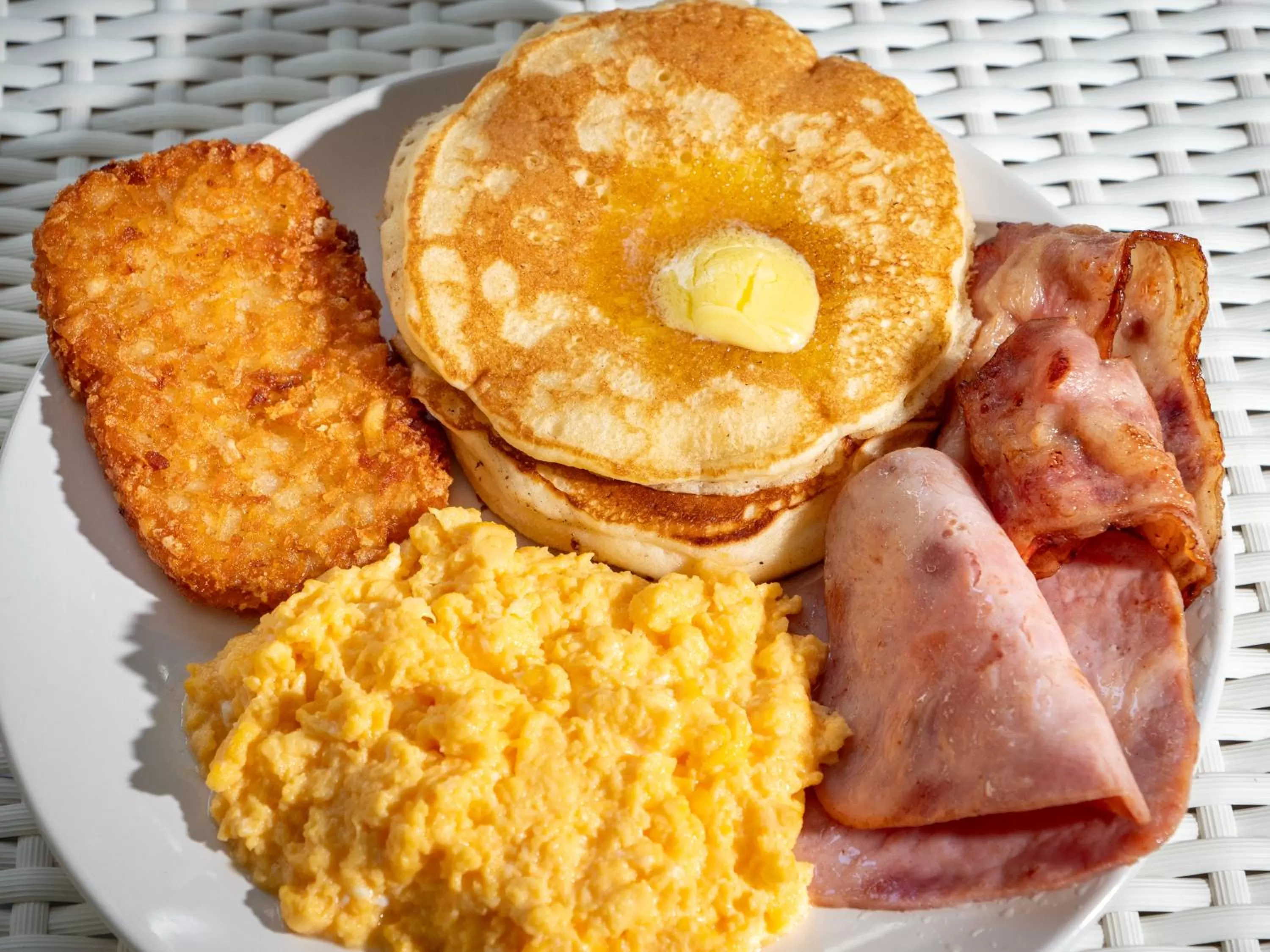 Food and drinks in Charlie House Pin Klao