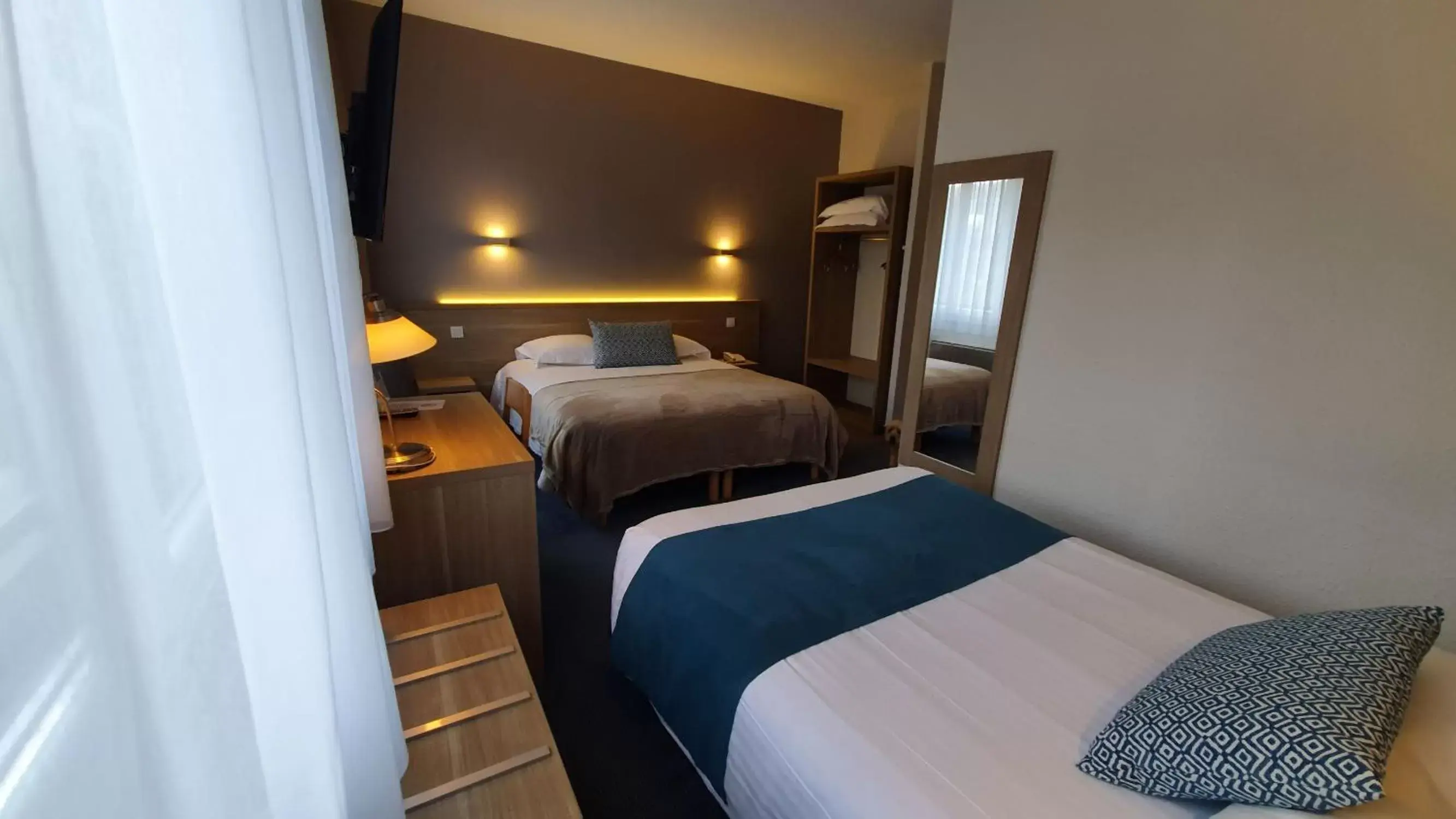 Bed in The Originals City, Hôtel Les Océanes, Lorient (Inter-Hotel)
