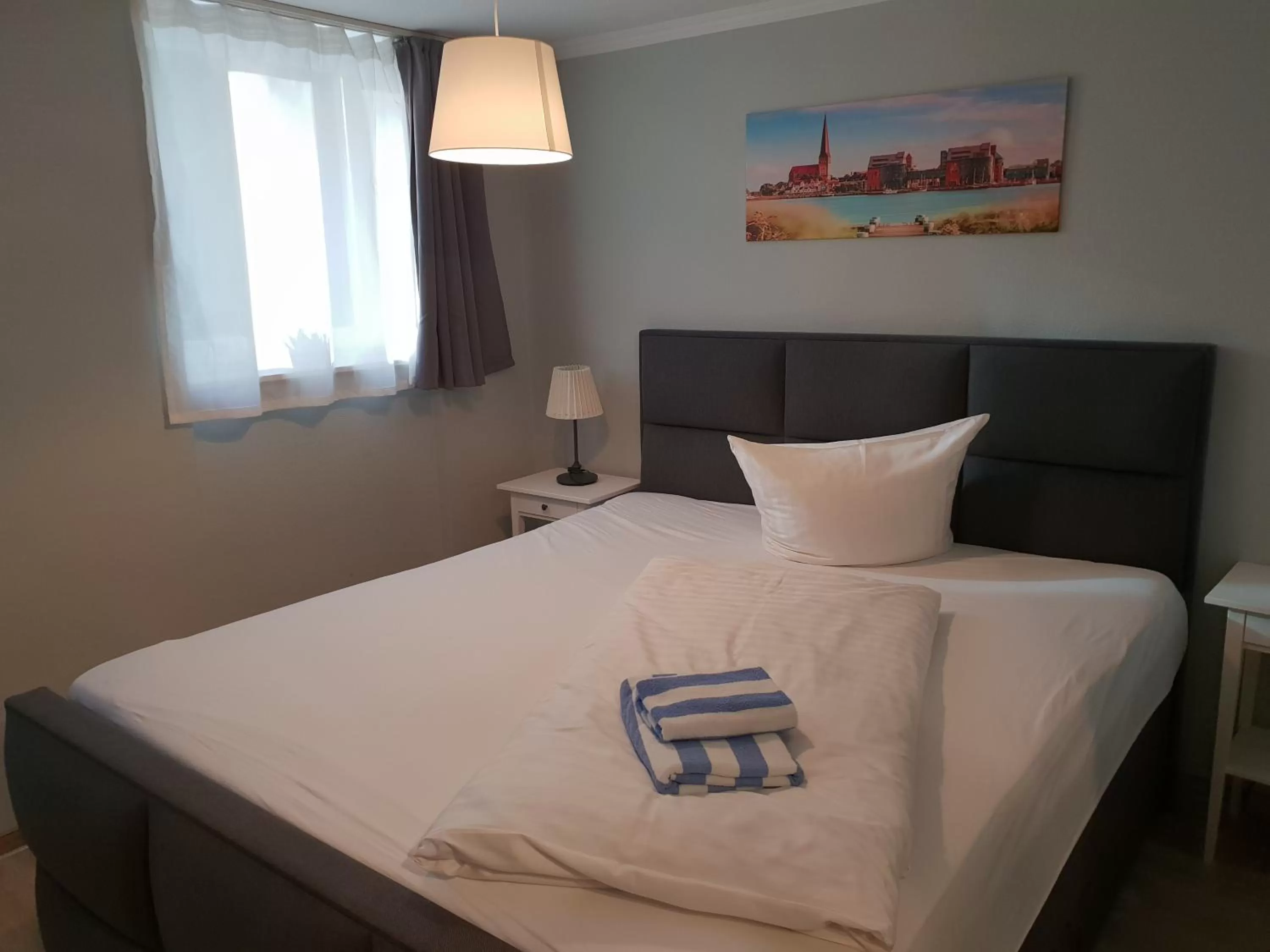 Bed in Appartement-Hotel Rostock