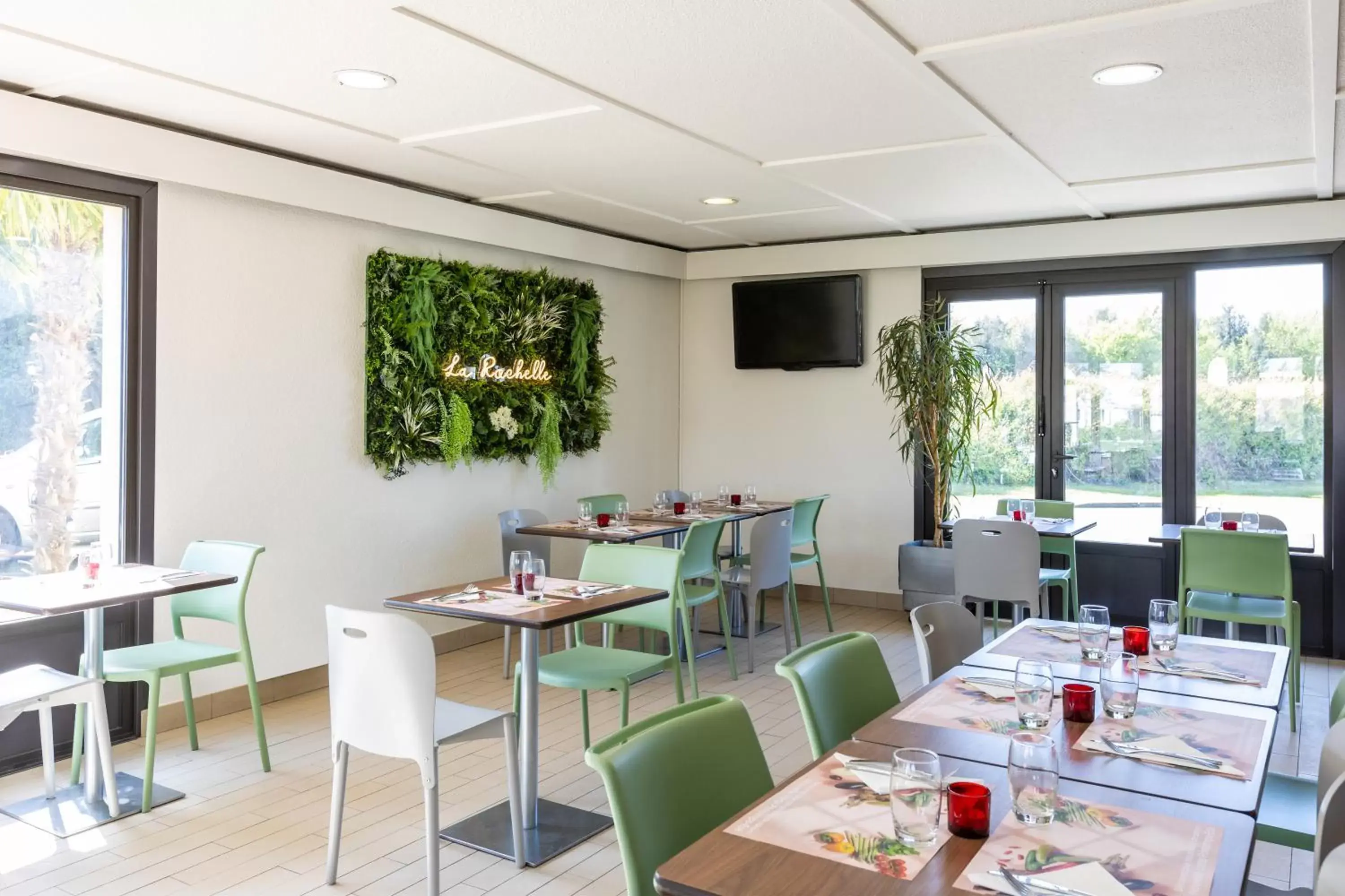 Restaurant/places to eat in Campanile La Rochelle Nord - Puilboreau Chagnolet Restaurant/places to eat in Campanile La Rochelle Nord - Puilboreau Chagnolet