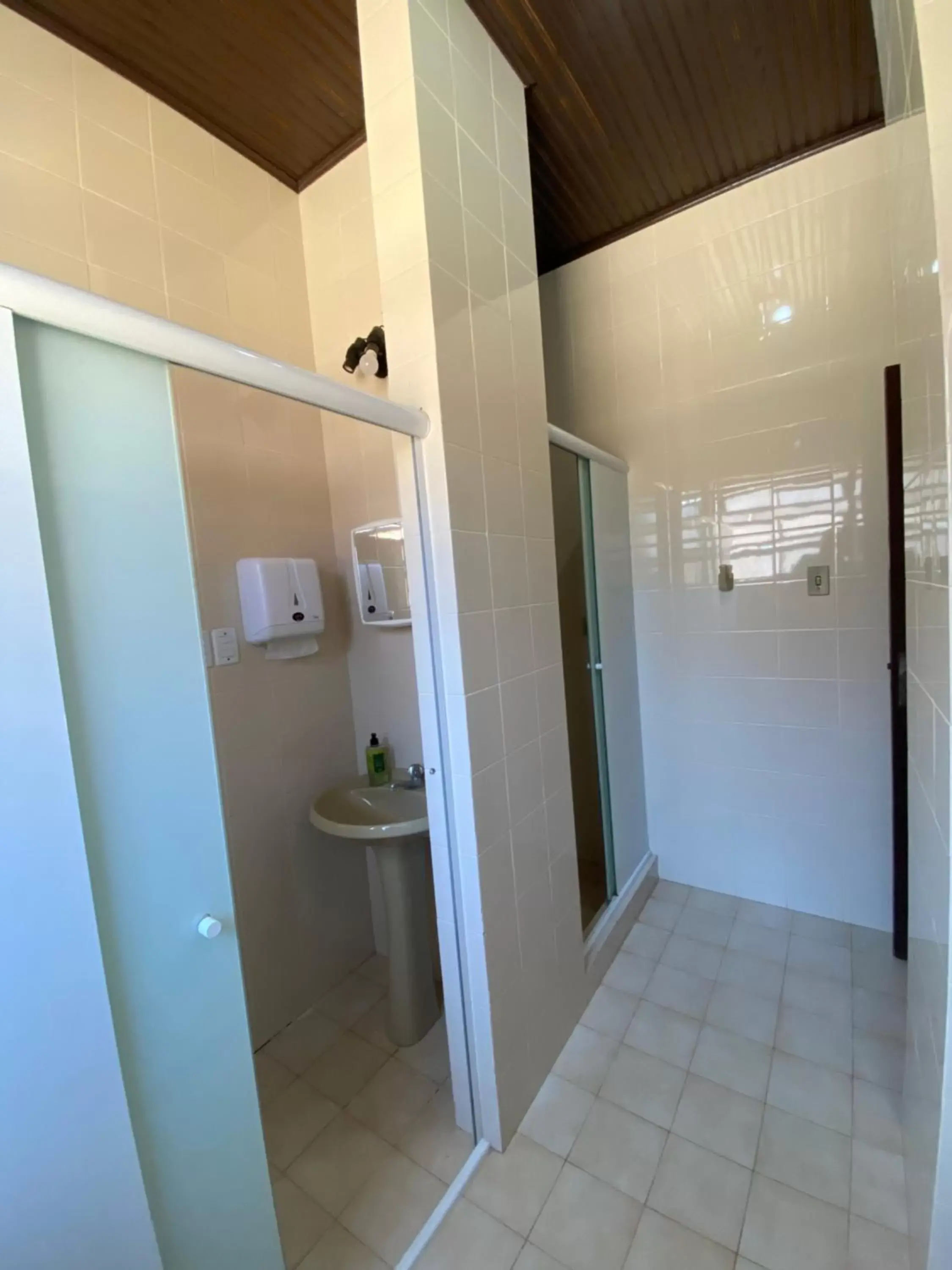 Quadruple Room with Shared Bathroom in Mare Blu - Pousada Hostel Quadruple Room with Shared Bathroom in Mare Blu - Pousada Hostel