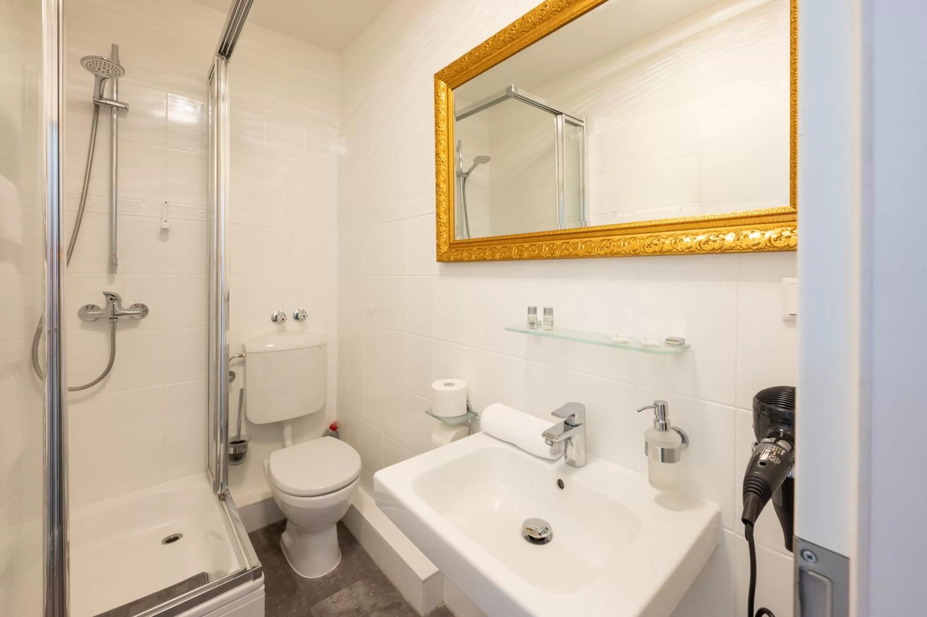 Bathroom in Hotel Burgblick