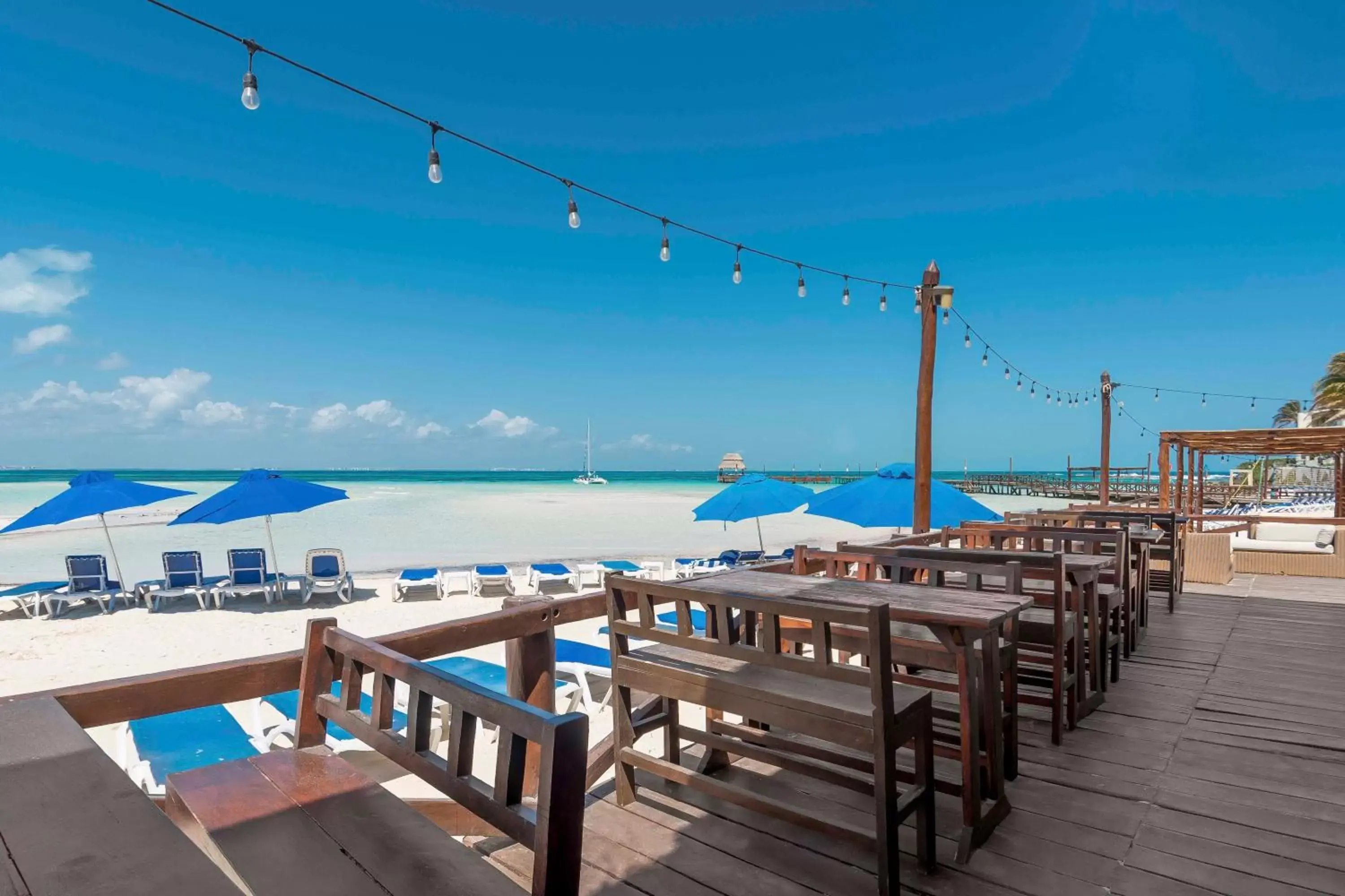 Balcony/Terrace, Restaurant/Places to Eat in Mia Reef Isla Mujeres Cancun All Inclusive Resort