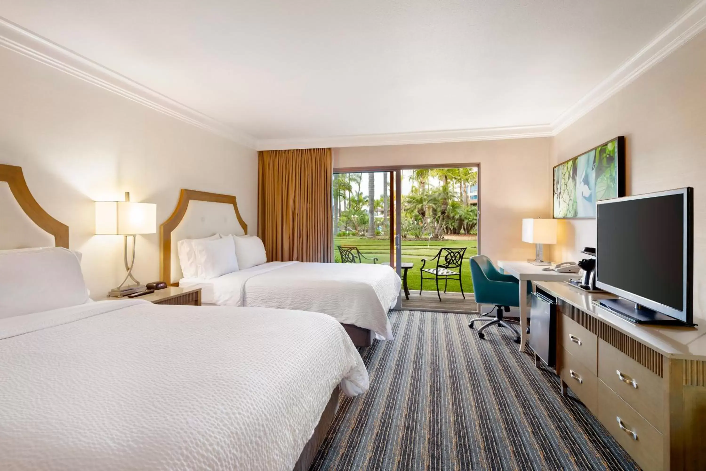 Photo of the whole room, TV/Entertainment Center in Holiday Inn San Diego Bayside, an IHG Hotel