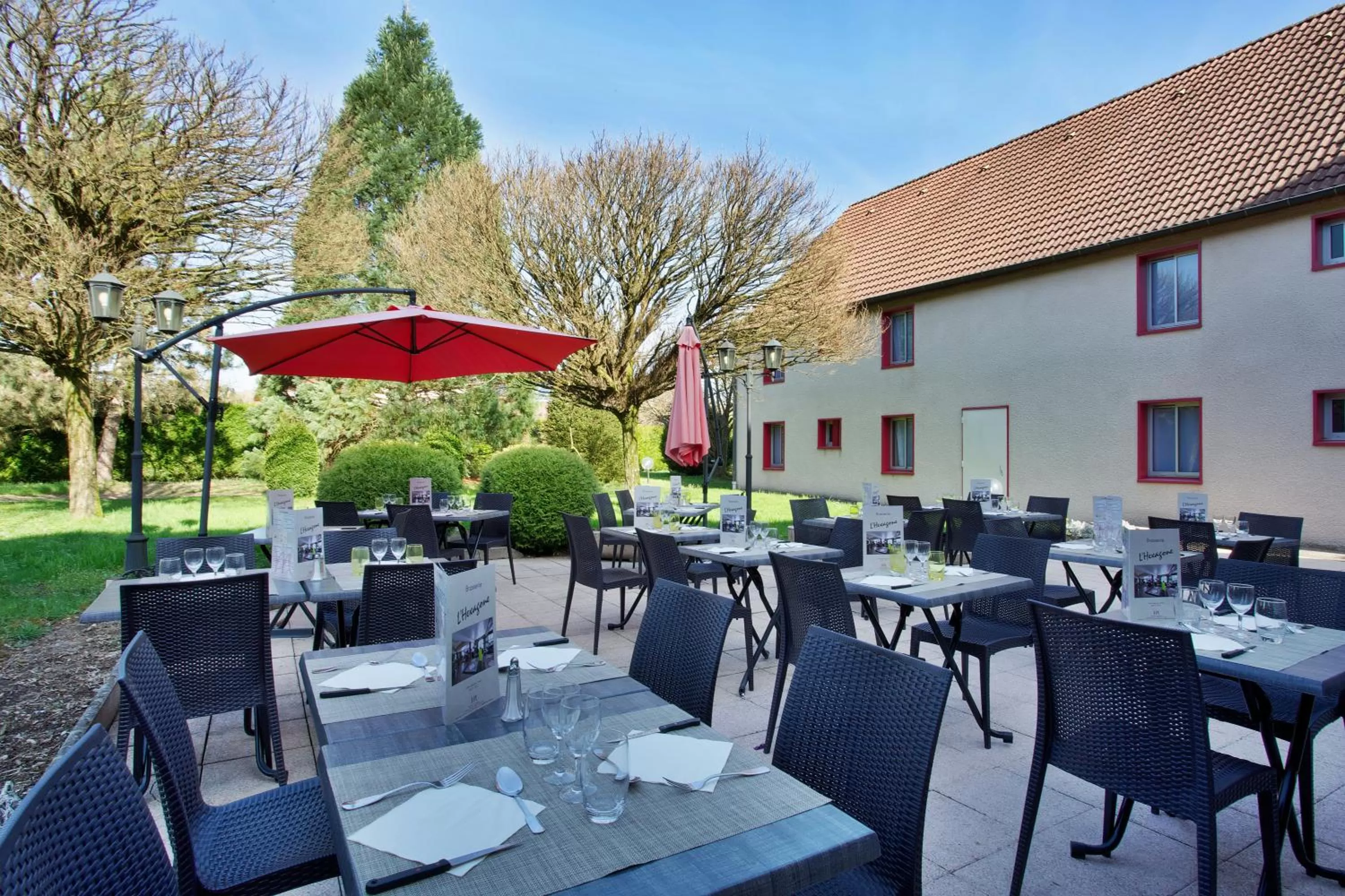 Patio in Mercure Hexagone Luxeuil