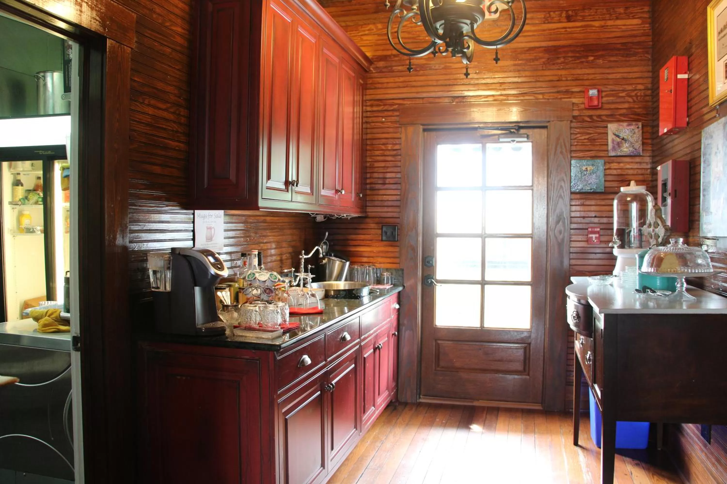Kitchen/Kitchenette in Beachview Inn and Spa