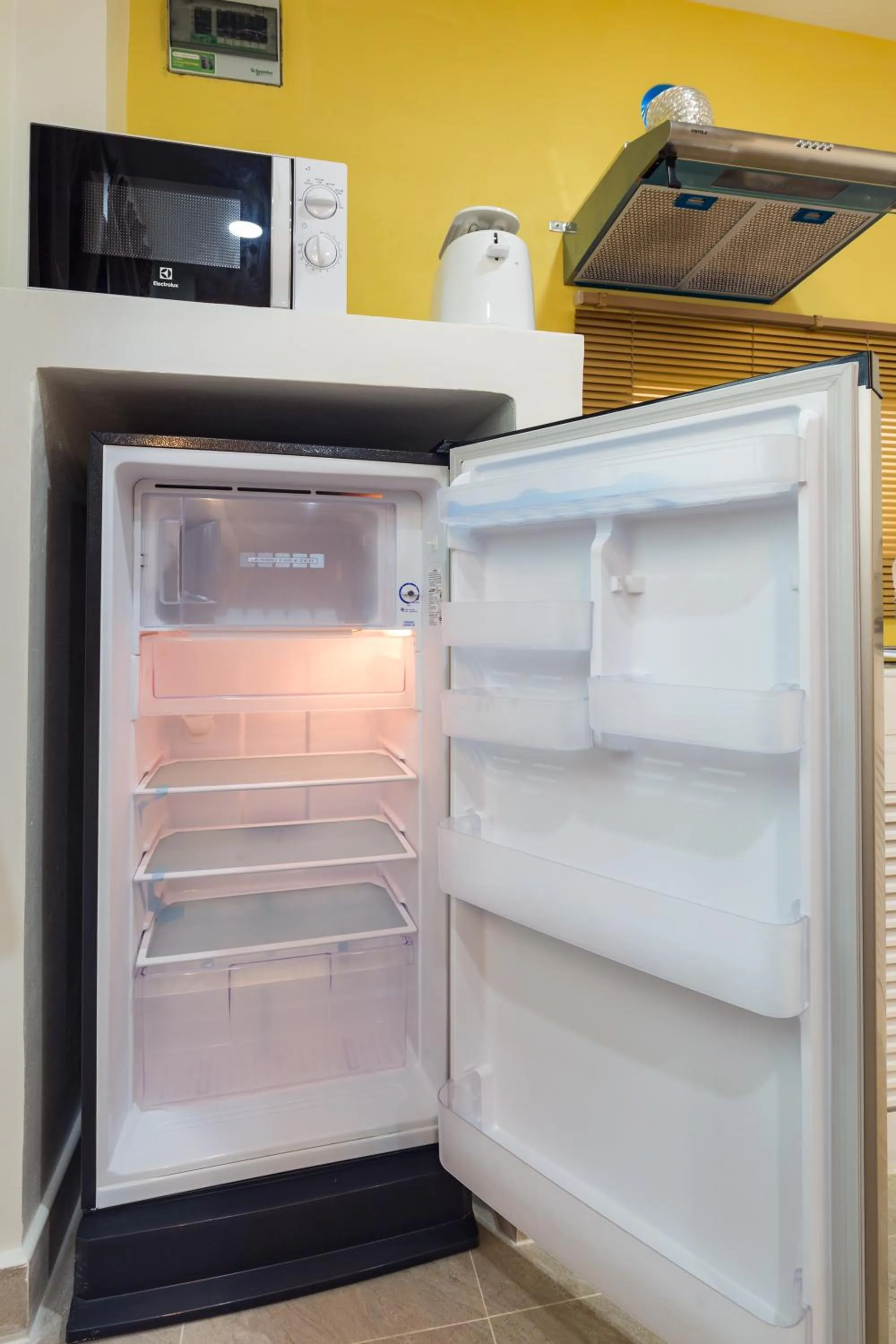 Coffee/tea facilities in Baan Chaylay Resort Karon