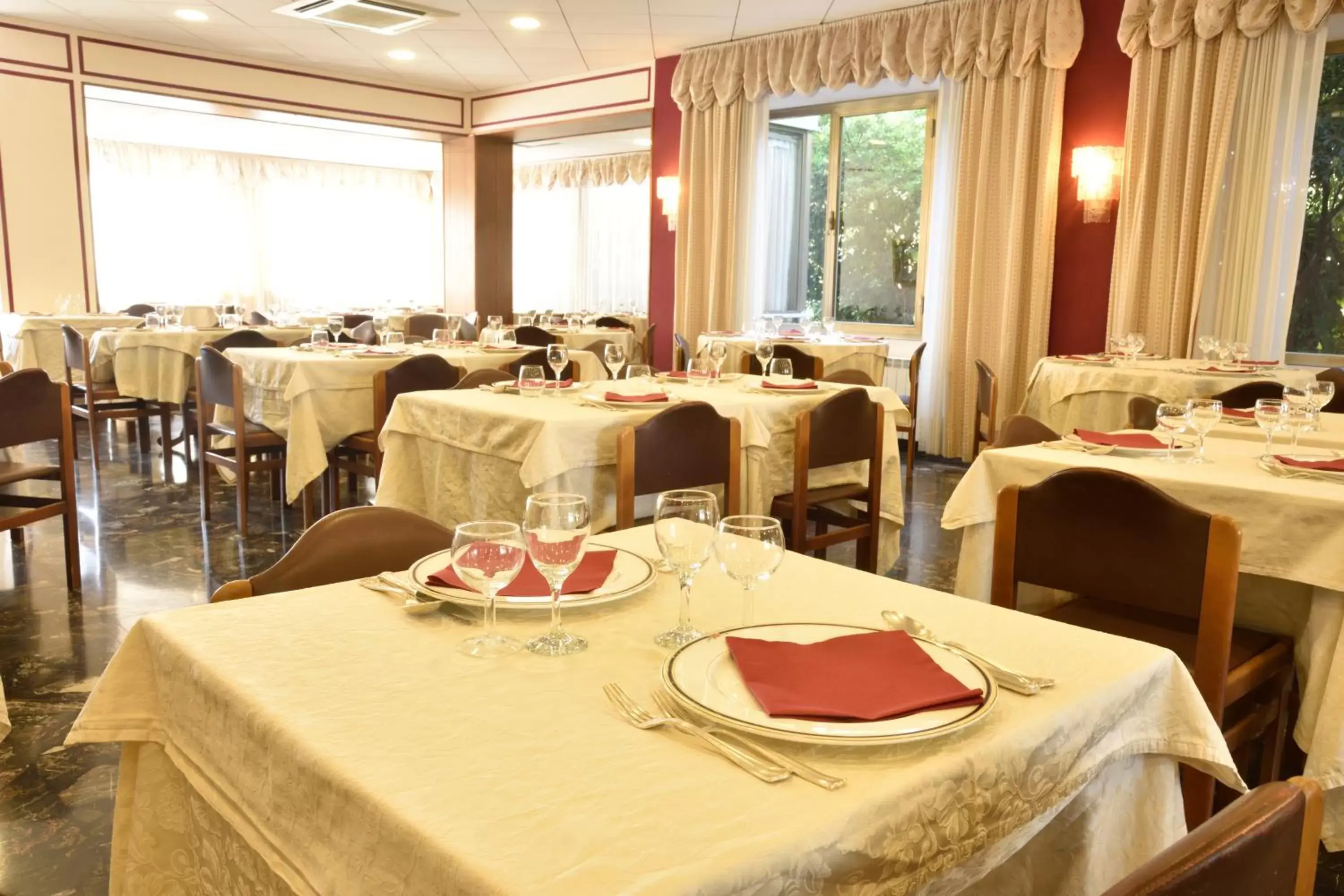 Dining area, Restaurant/Places to Eat in Hotel Bergamo Mare Mhotelsgroup