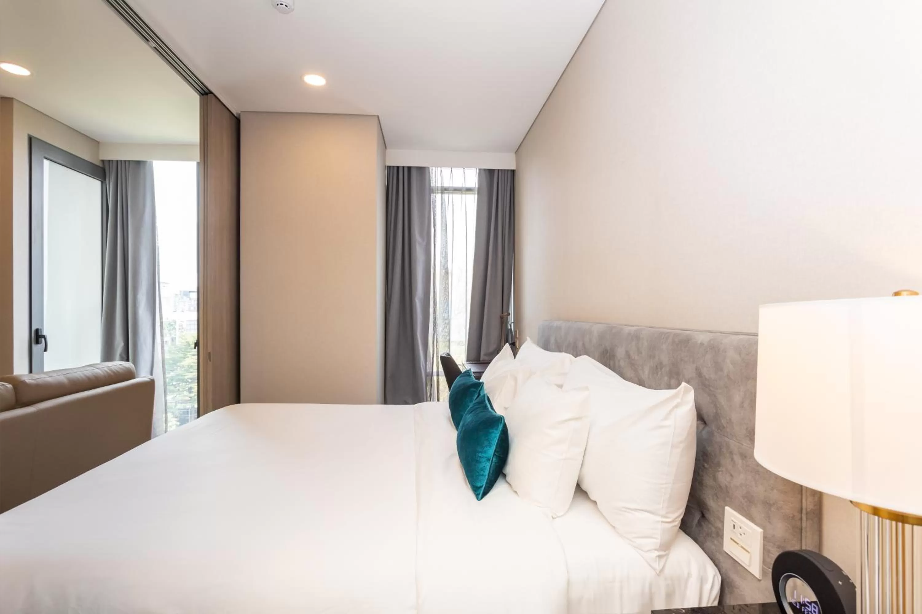 Bed in Wyndham Bangkok Queen Convention Centre