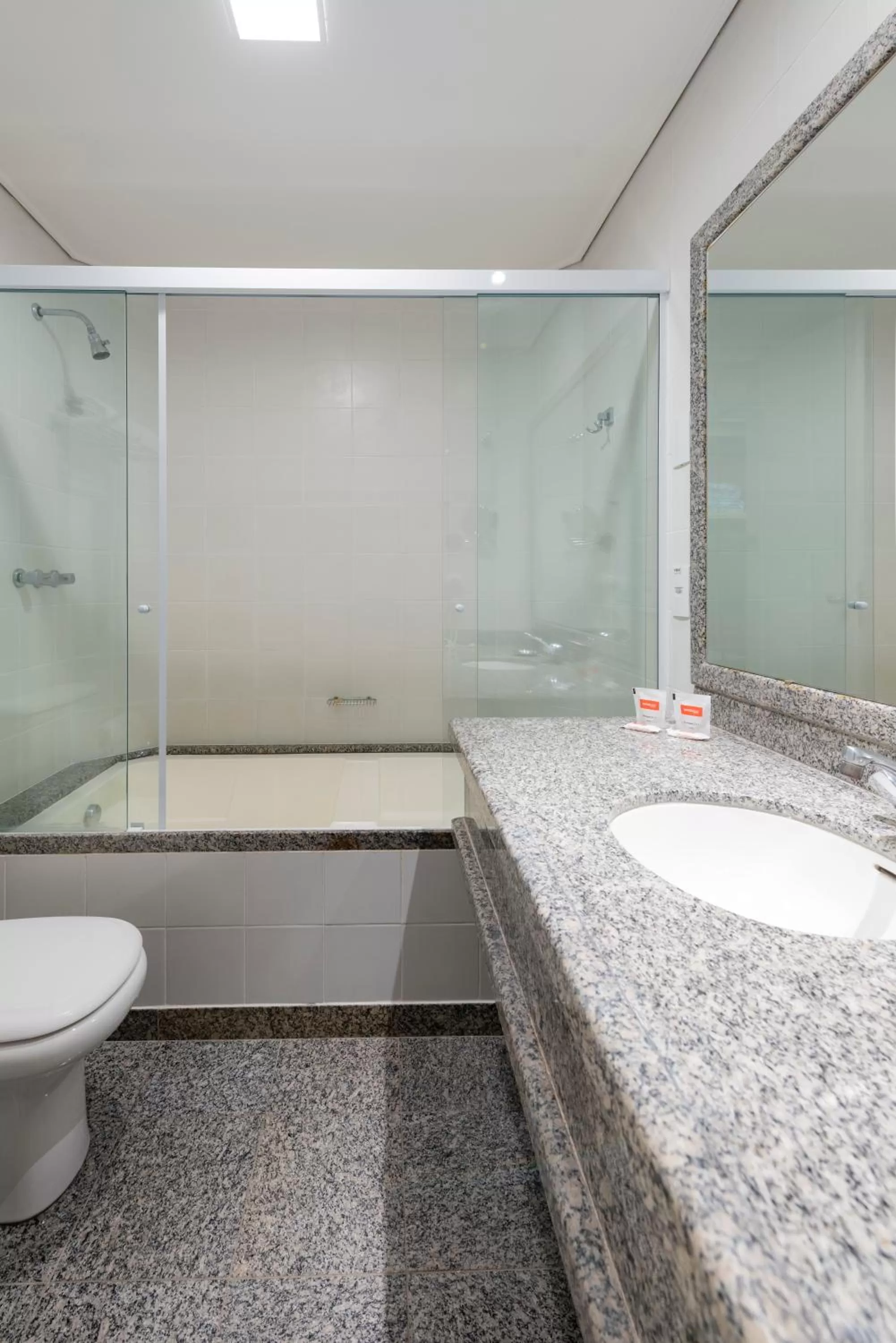 Shower in Monreale Plus Midtown Campinas