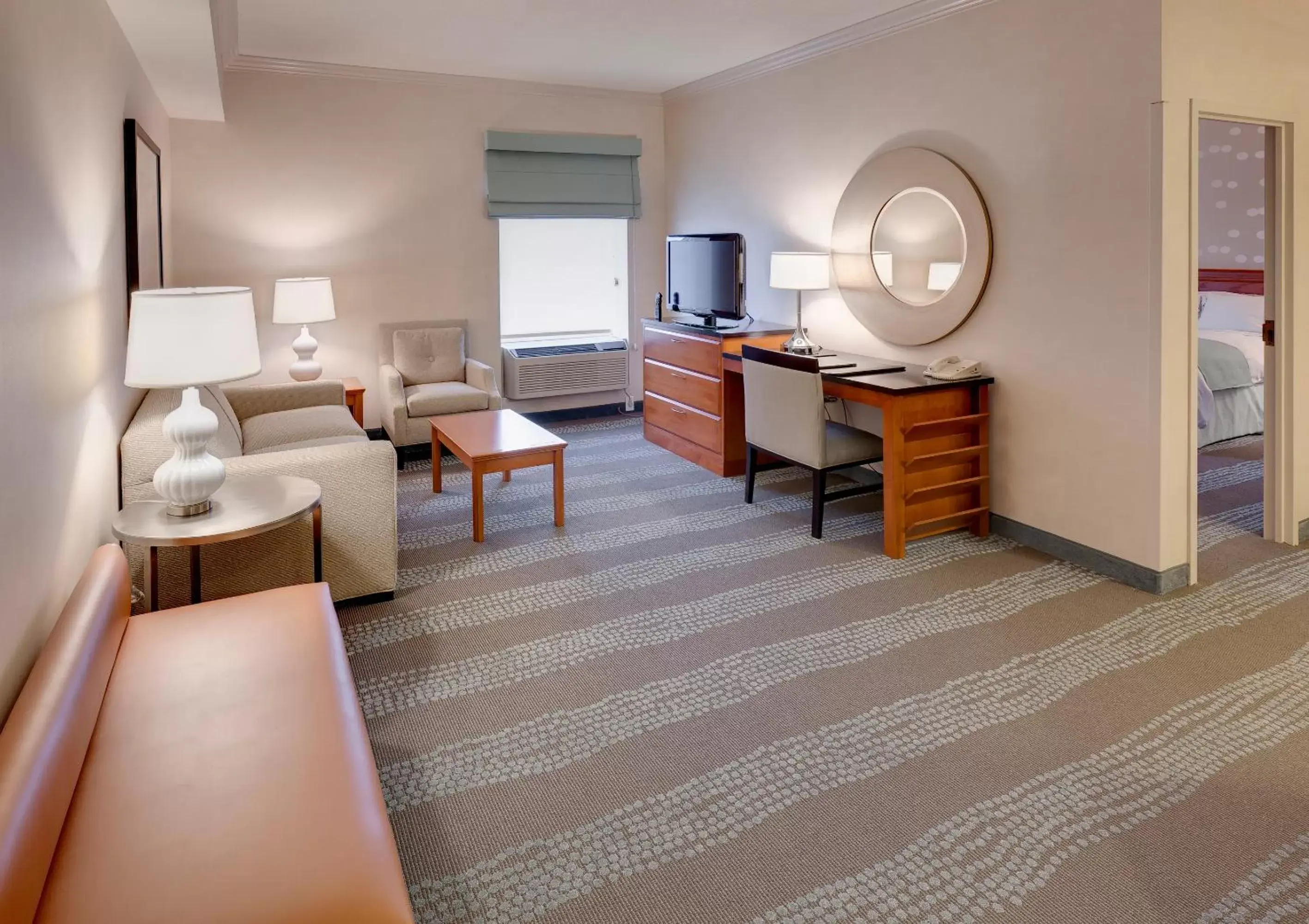 Living room, Seating Area in Radisson Hotel & Suites Fallsview