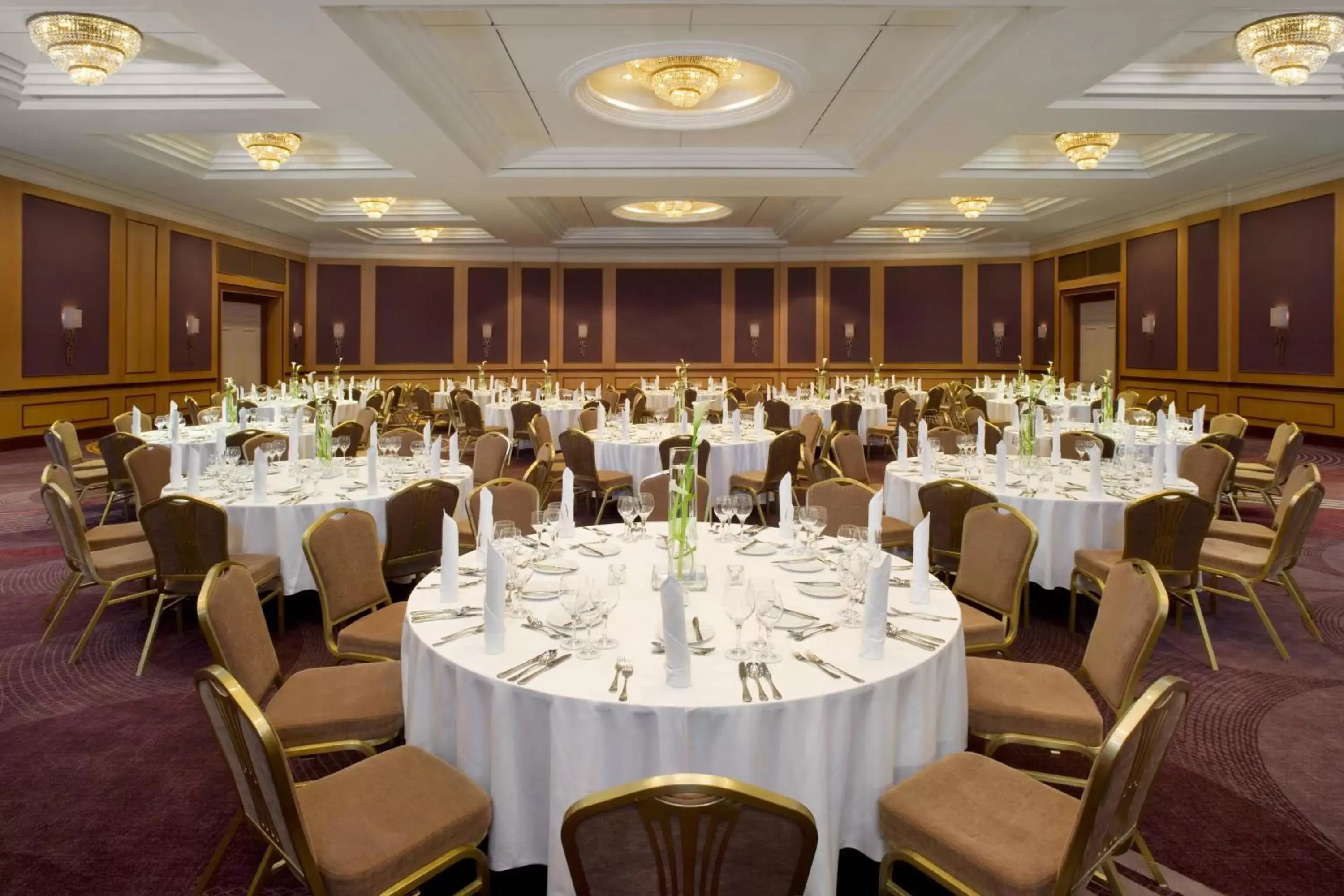 Meeting/conference room, Restaurant/Places to Eat in Sheraton Grand Warsaw