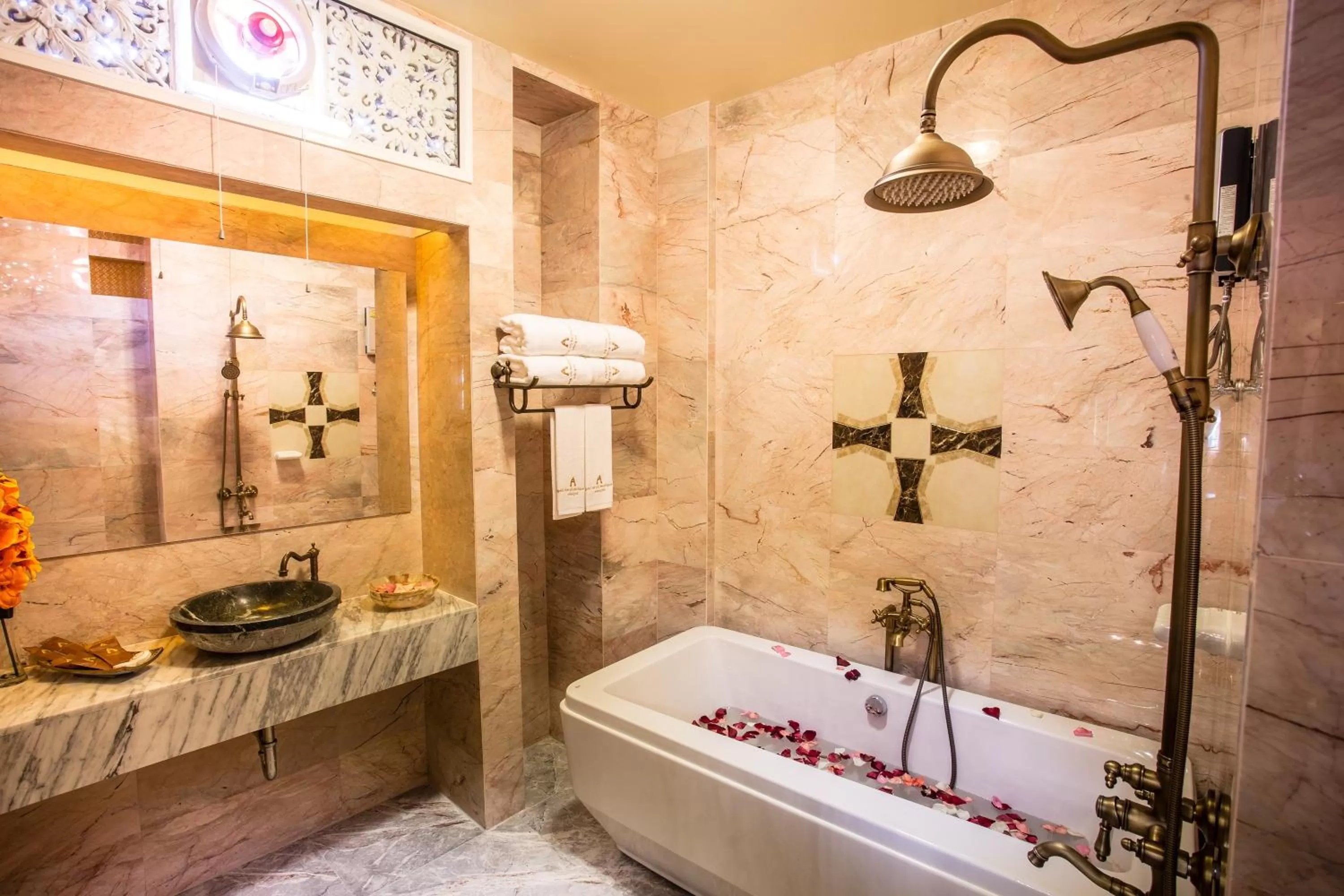 Bathroom in Pingdoi Hualin Boutique Hotel