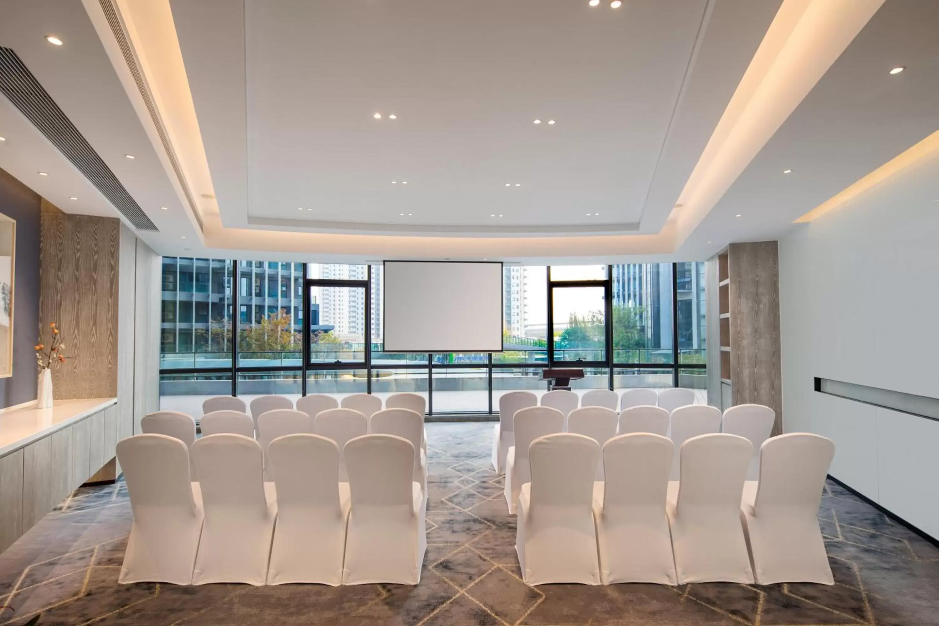 Meeting/conference room in Holiday Inn - Nanjing South Station, an IHG Hotel