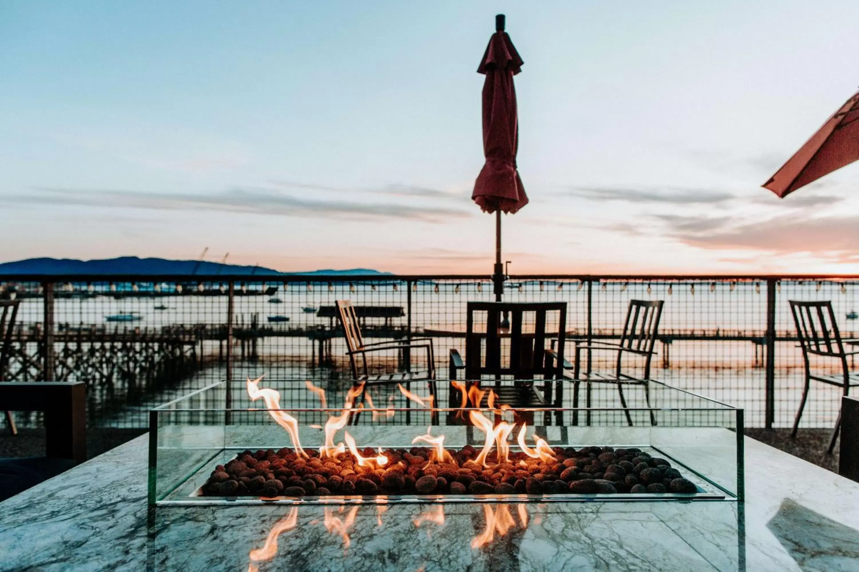 Lounge or bar in Chrysalis Inn & Spa Bellingham, Curio Collection by Hilton Lounge or bar in Chrysalis Inn & Spa Bellingham, Curio Collection by Hilton