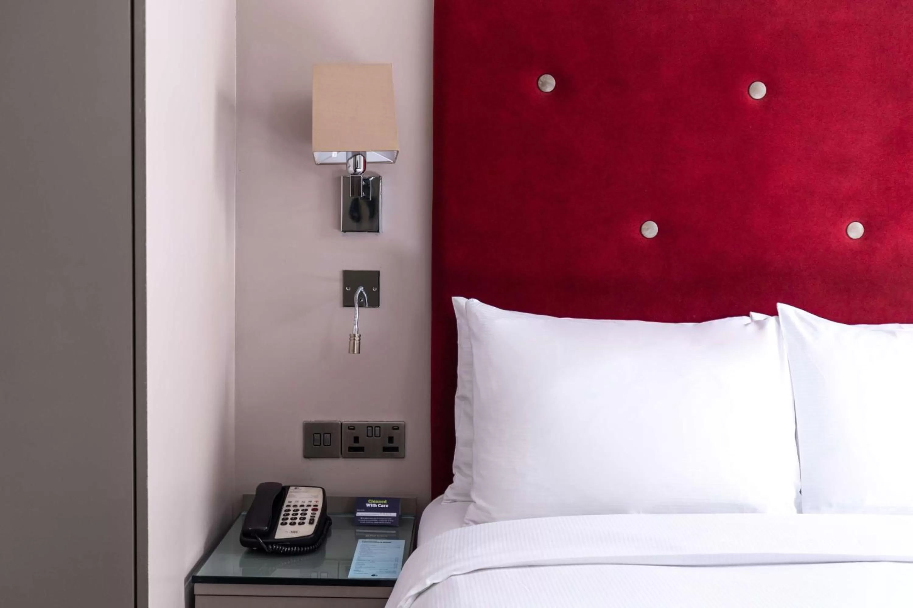 Bedroom, Bed in DoubleTree by Hilton London – West End