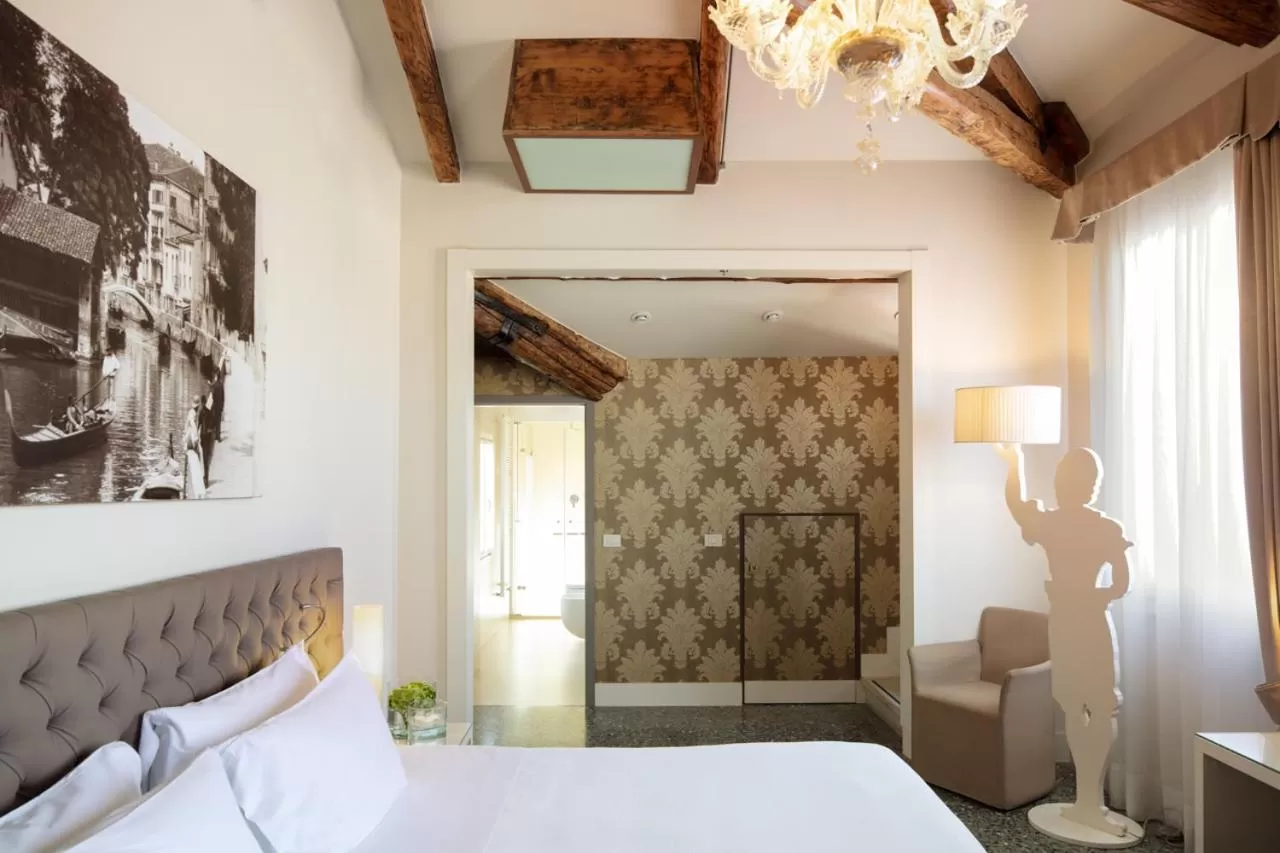 Bed in Palazzo Barocci