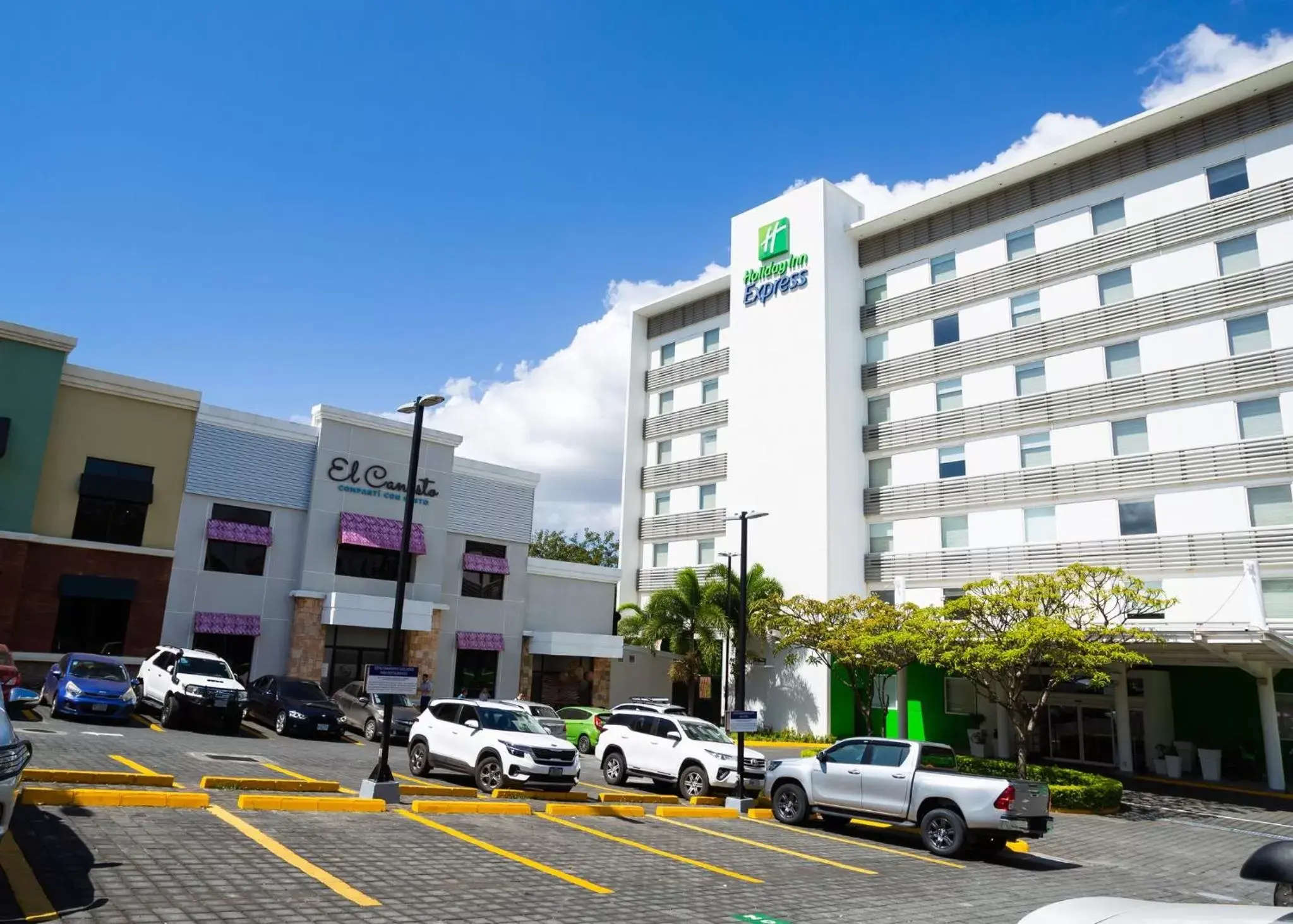 Property Building in Holiday Inn Express Managua, an IHG Hotel