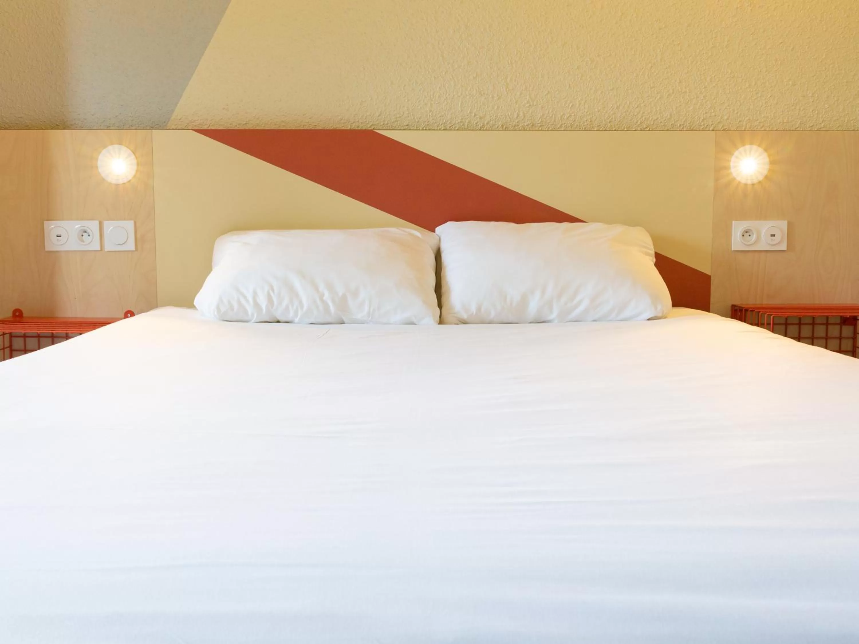 Bed in ibis budget Tours Sud