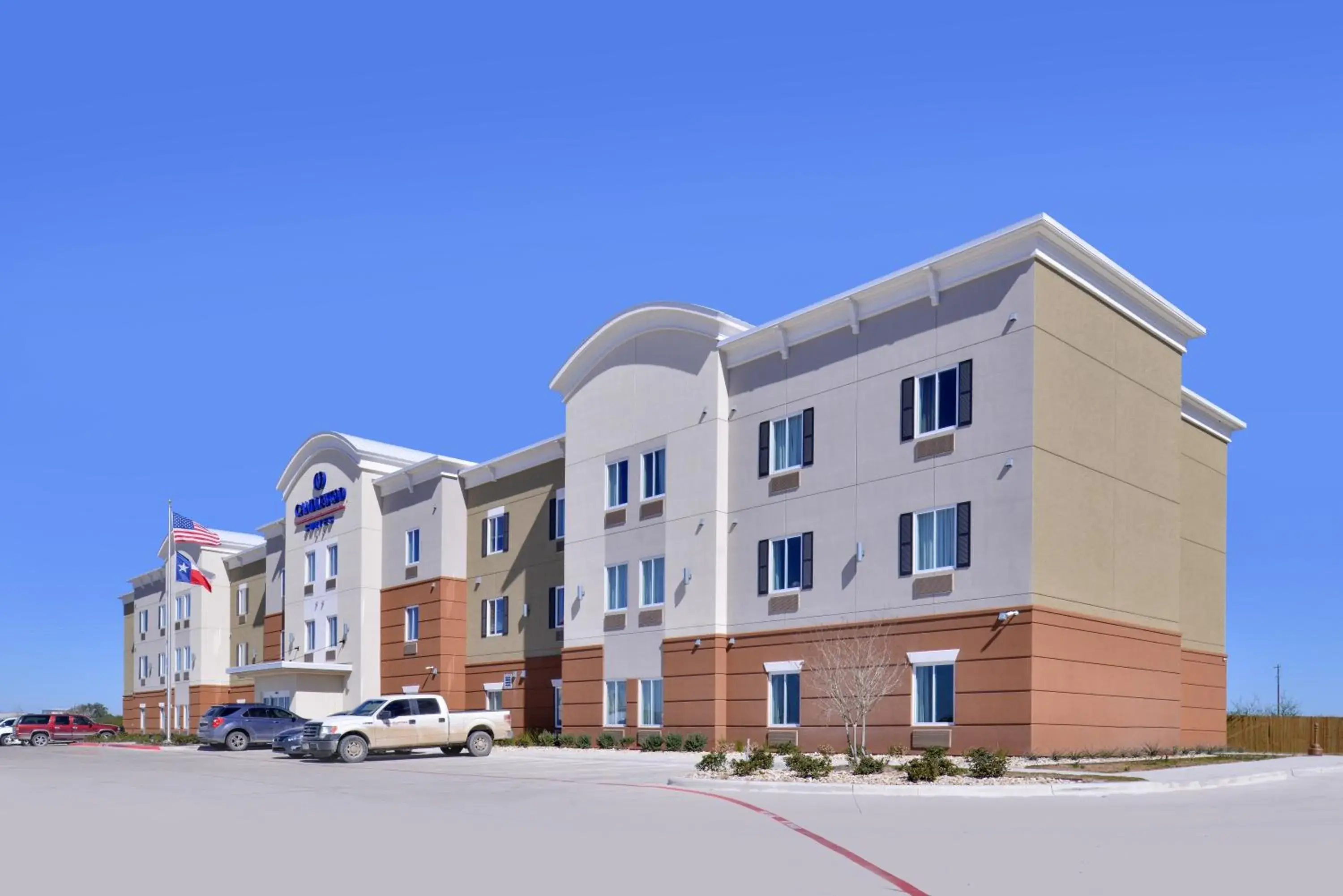 Property Building in Candlewood Suites Kenedy, an IHG Hotel