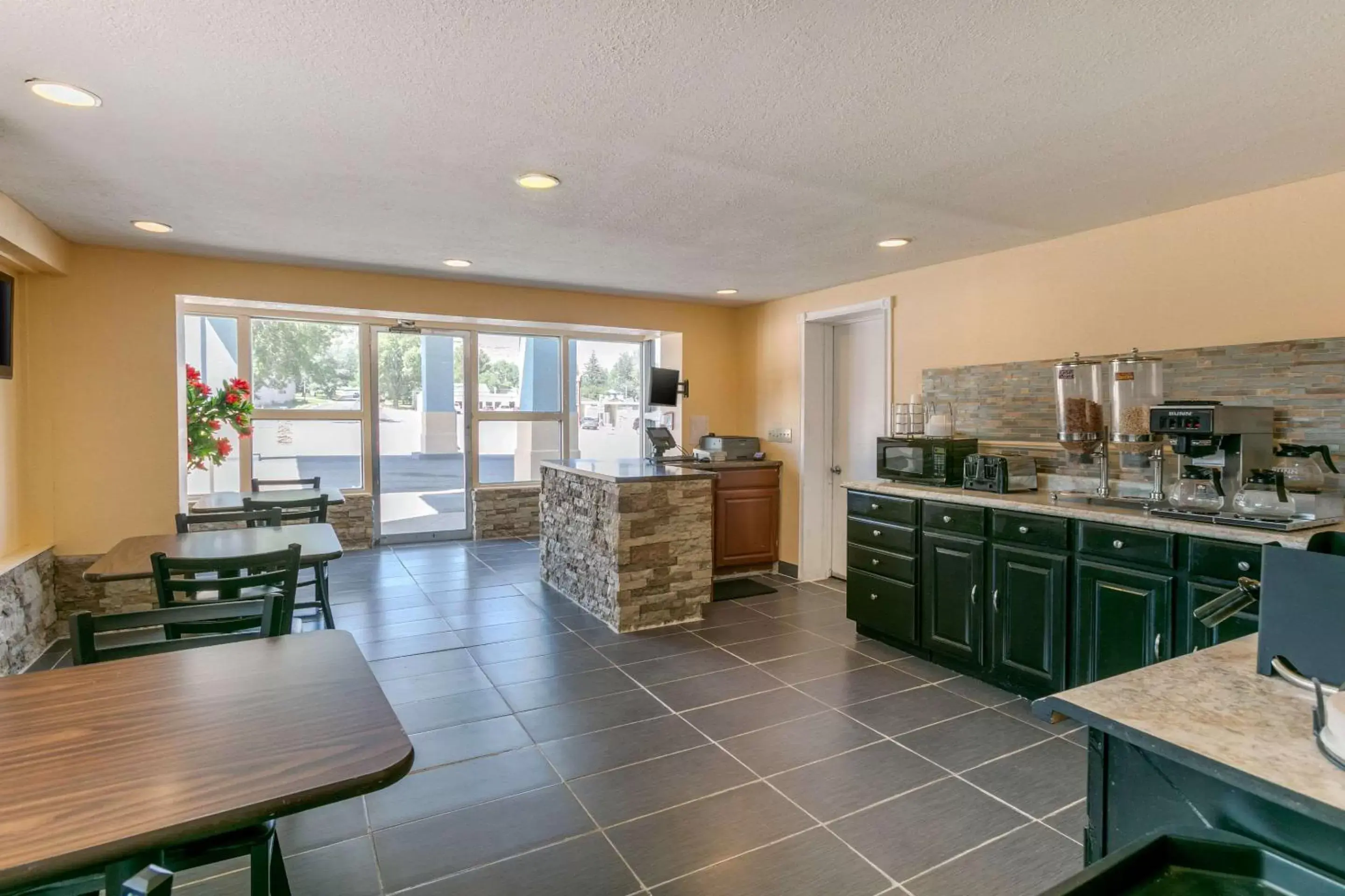 Restaurant/places to eat in Rodeway Inn Rawlins Restaurant/places to eat in Rodeway Inn Rawlins