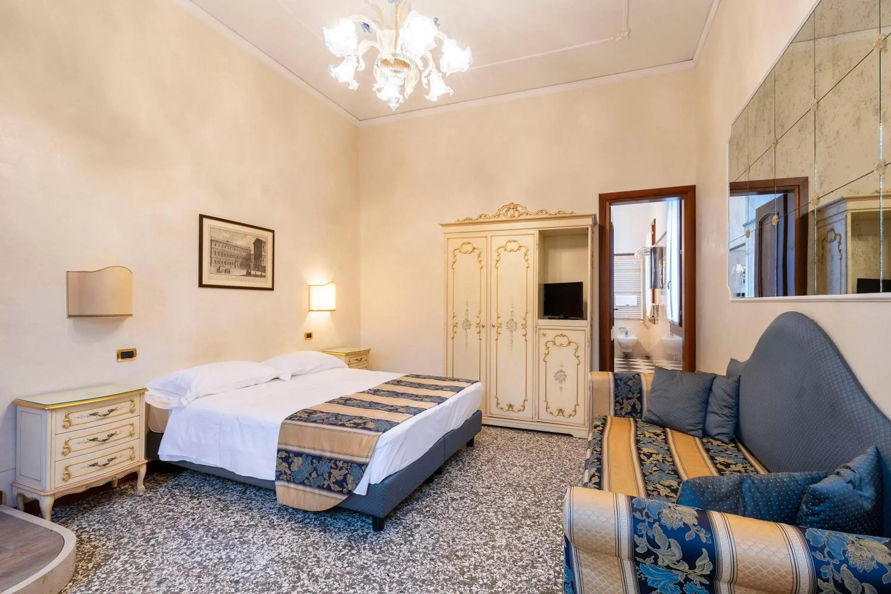 Bed in Hotel Torino