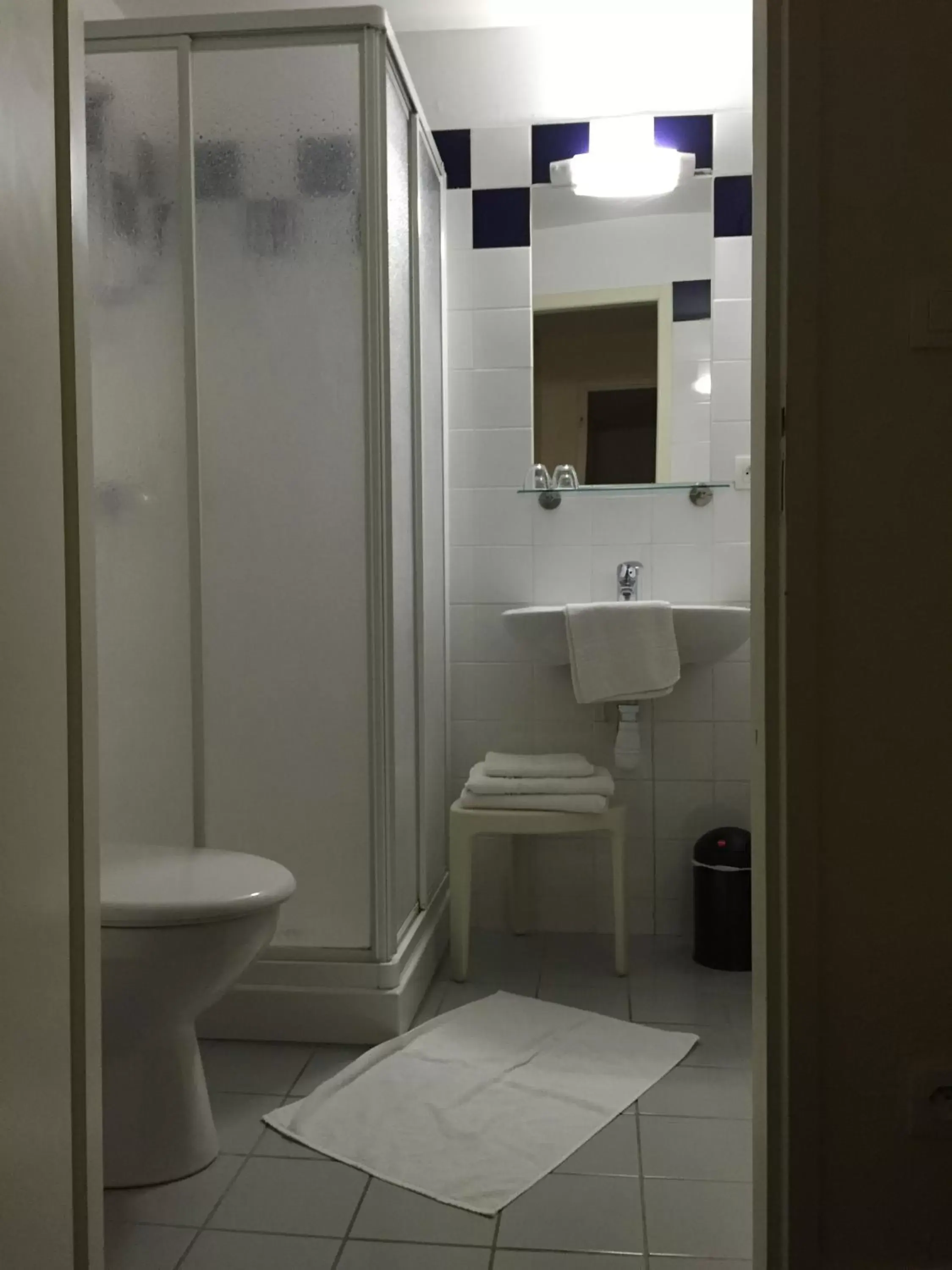 Bathroom in Acacias Apparts Hotel