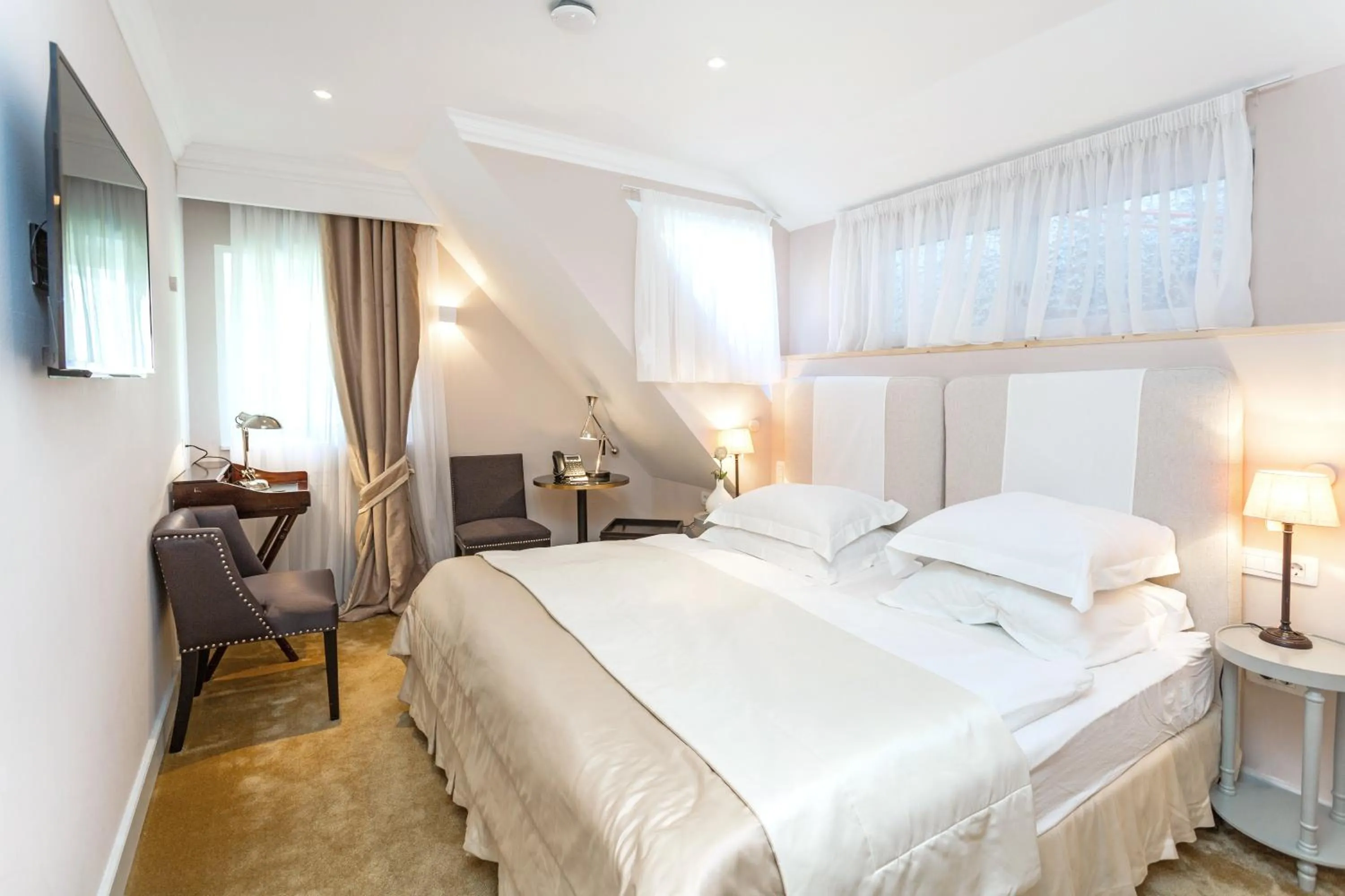 Bed in Lesar Hotel Angel - Member of Hip Hotels