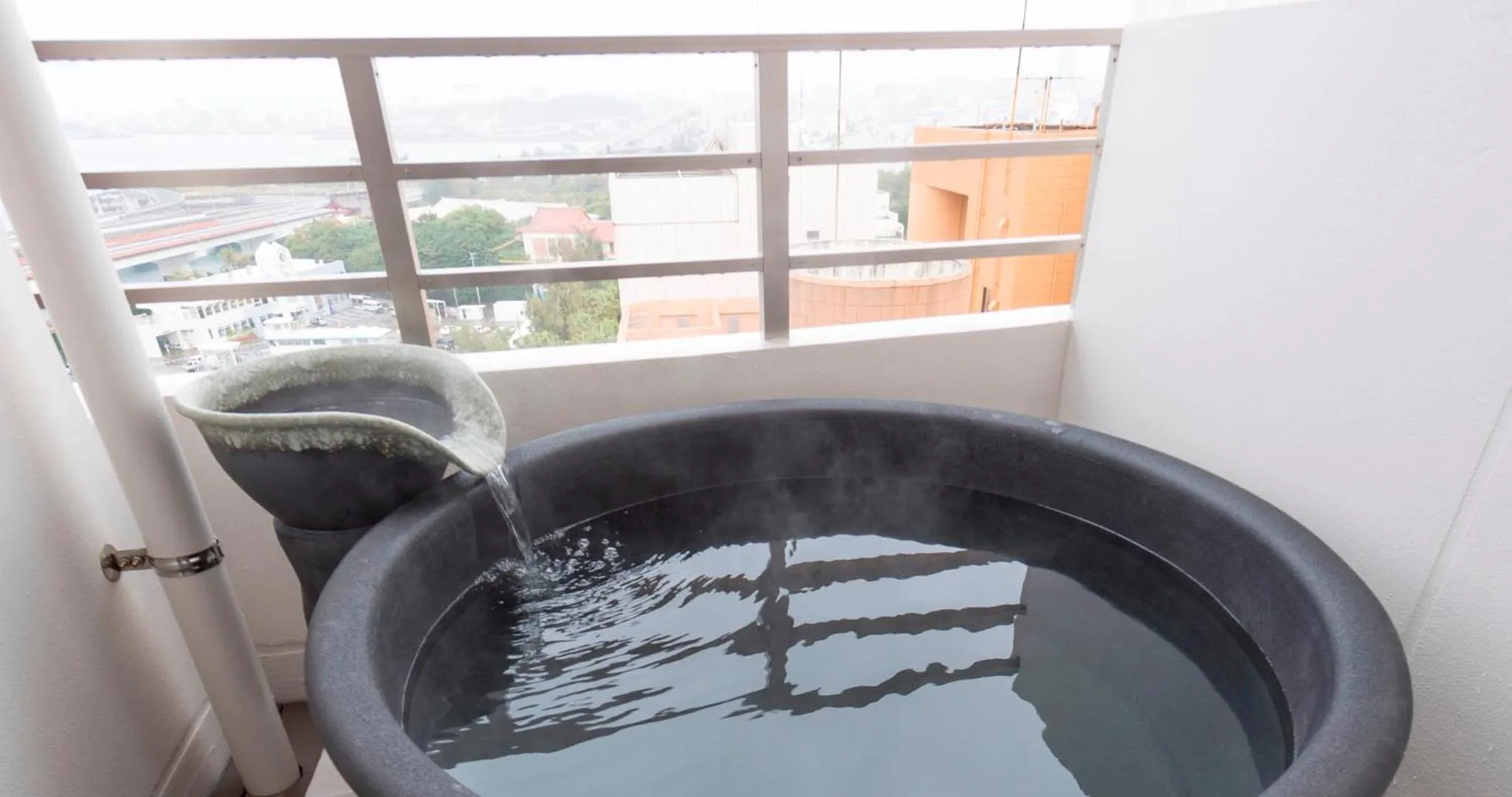 Open Air Bath in HOTEL SANSUI NAHA Ryukyu Onsen Naminoue-No-Yu