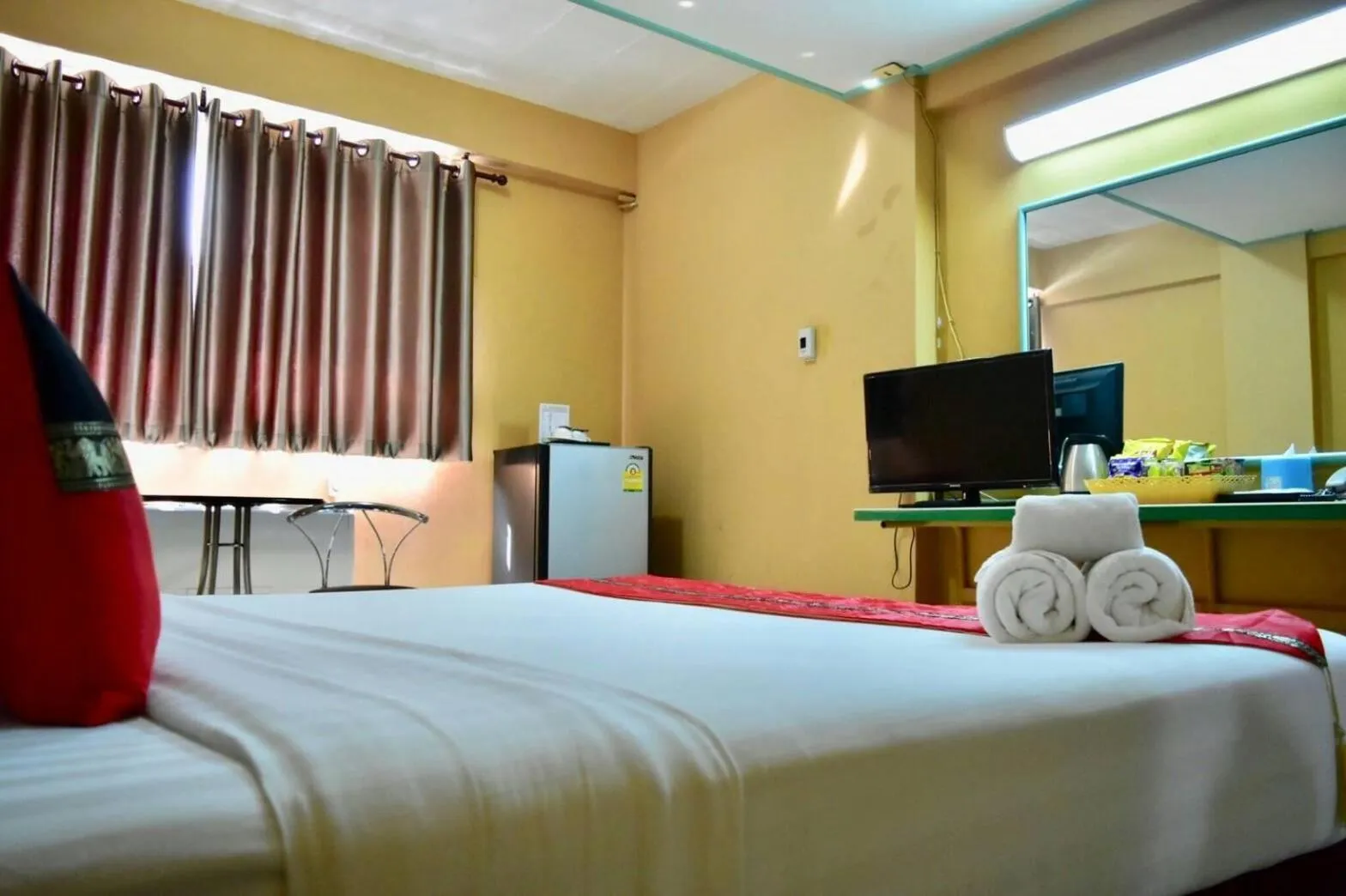 Bed in Happyland Mansion