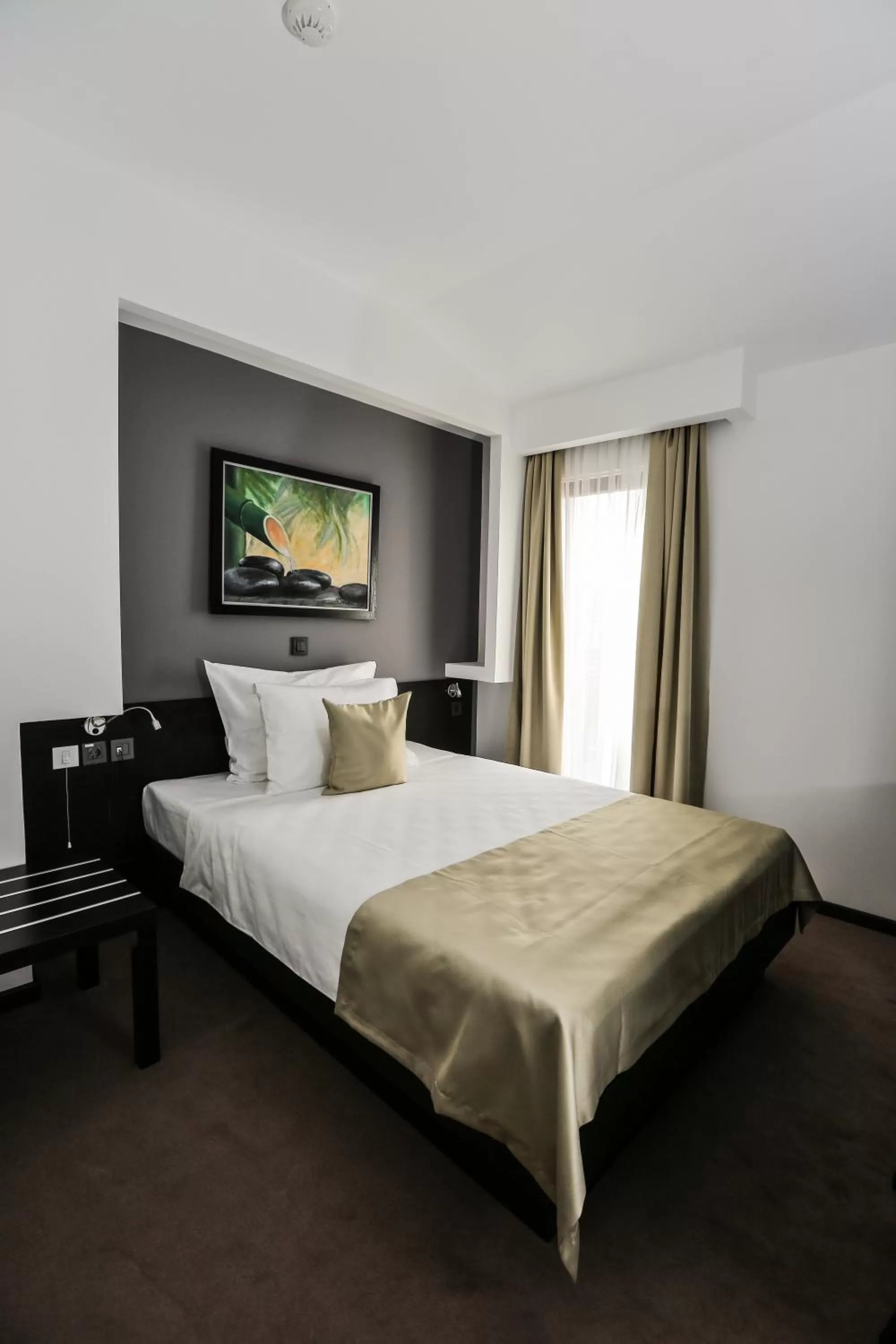 Bedroom, Bed in Garni Hotel Zen free parking