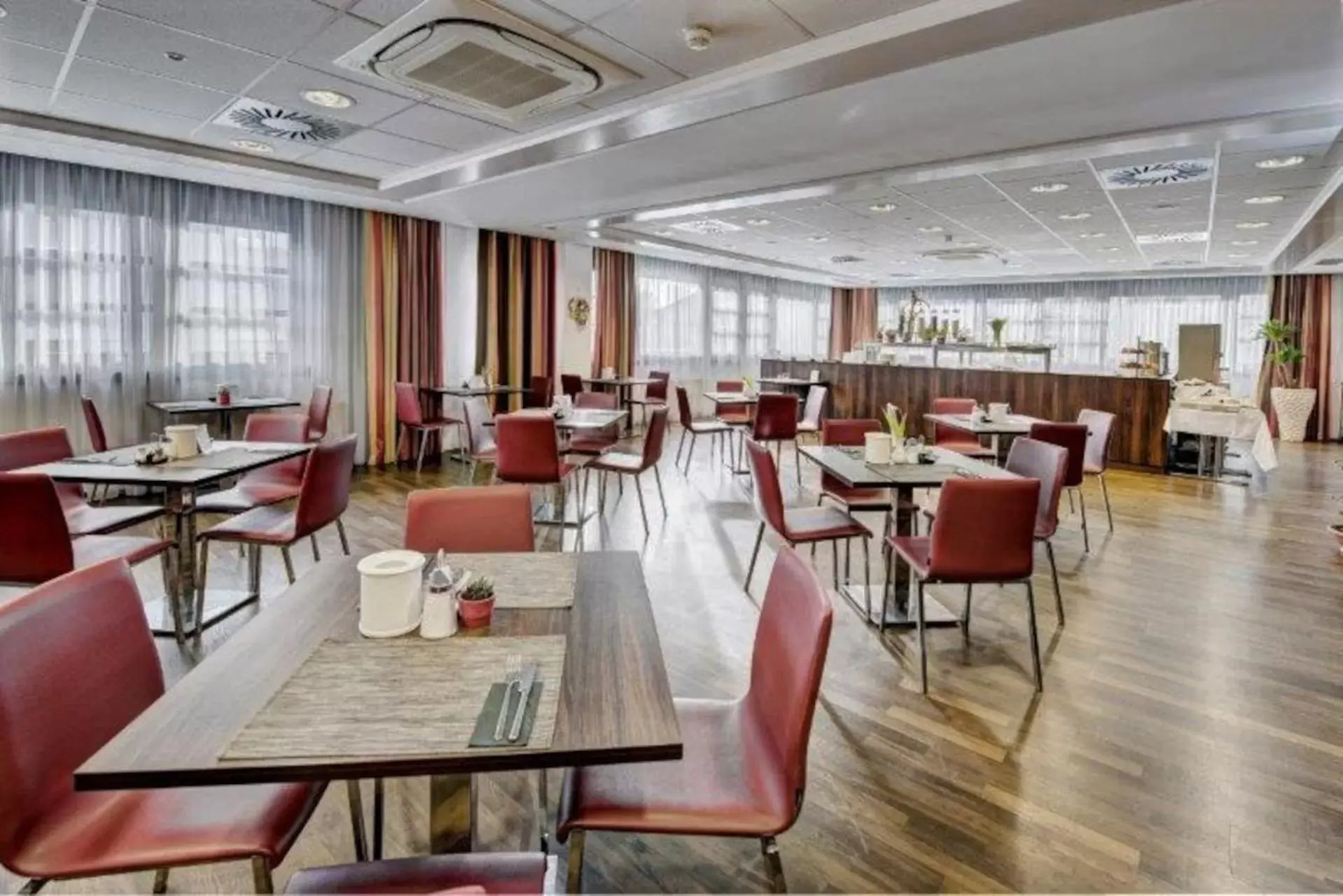 Breakfast, Restaurant/Places to Eat in Best Western Plaza Hotel Wels