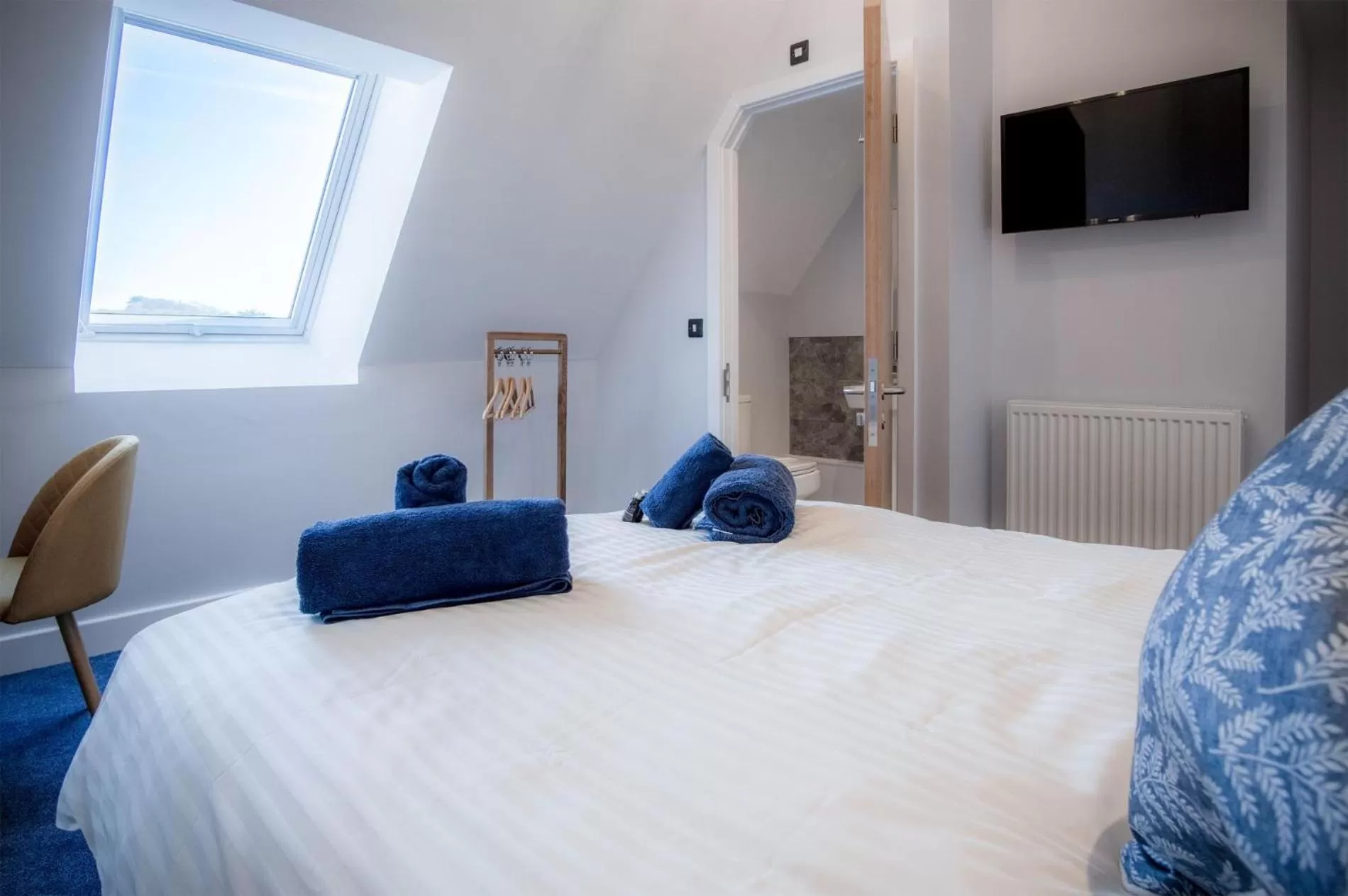 Floor plan, Bed in Ocean Cabins No 12 At The Square - Saundersfoot