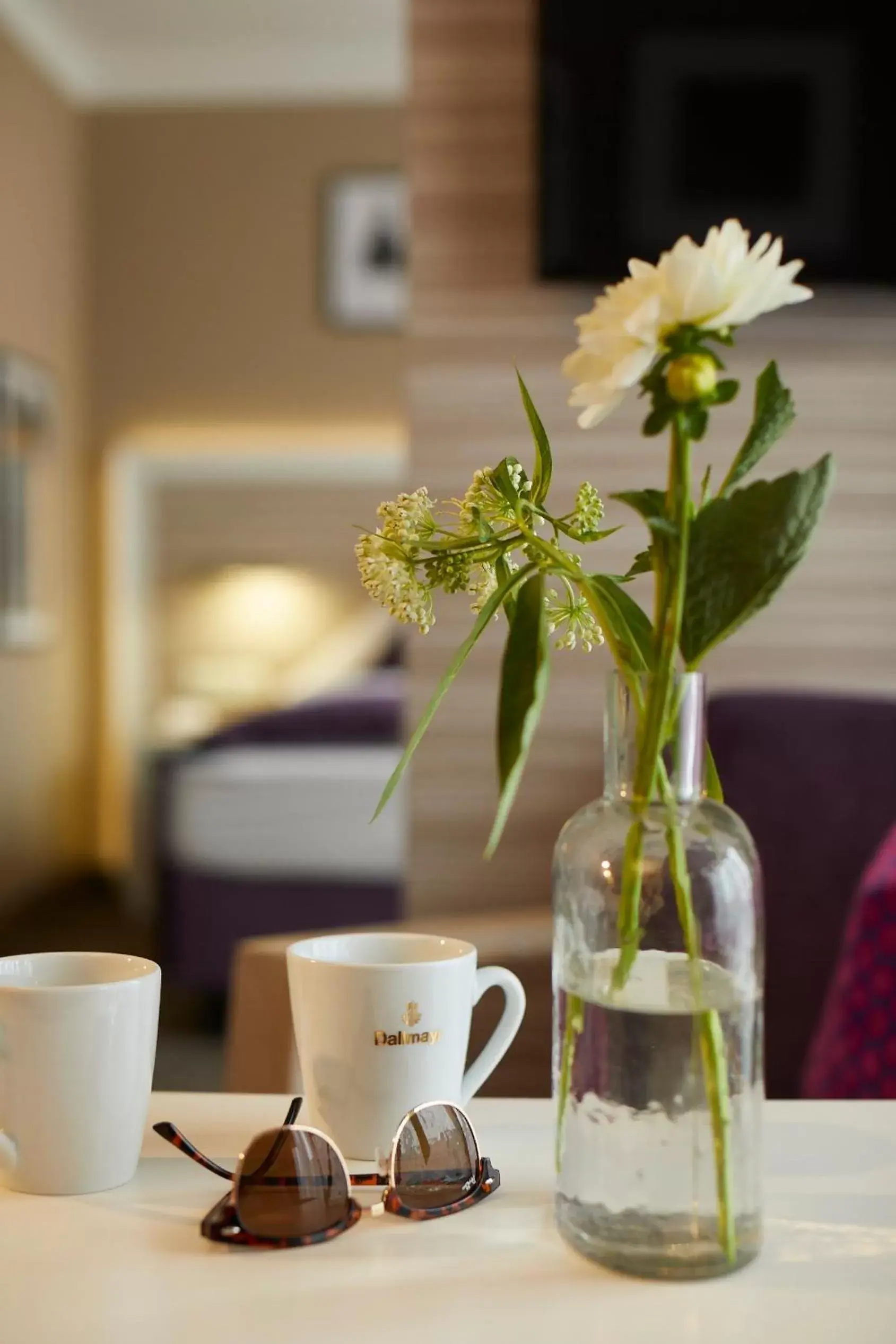 Coffee/tea facilities, Bed in Hotel Mirabell by Maier Privathotels Coffee/tea facilities, Bed in Hotel Mirabell by Maier Privathotels